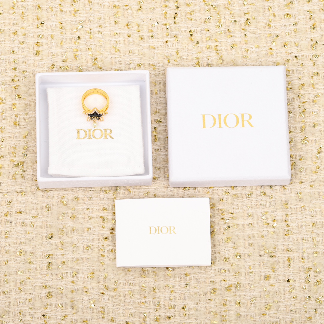 Dior black five-pointed star ring