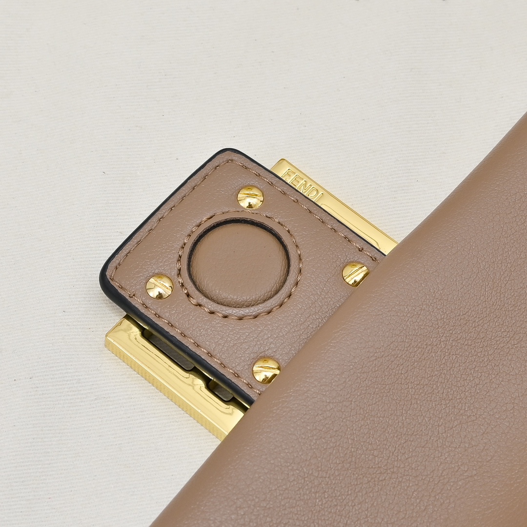 FENDI Mamma Baguette Handbag 83015B108