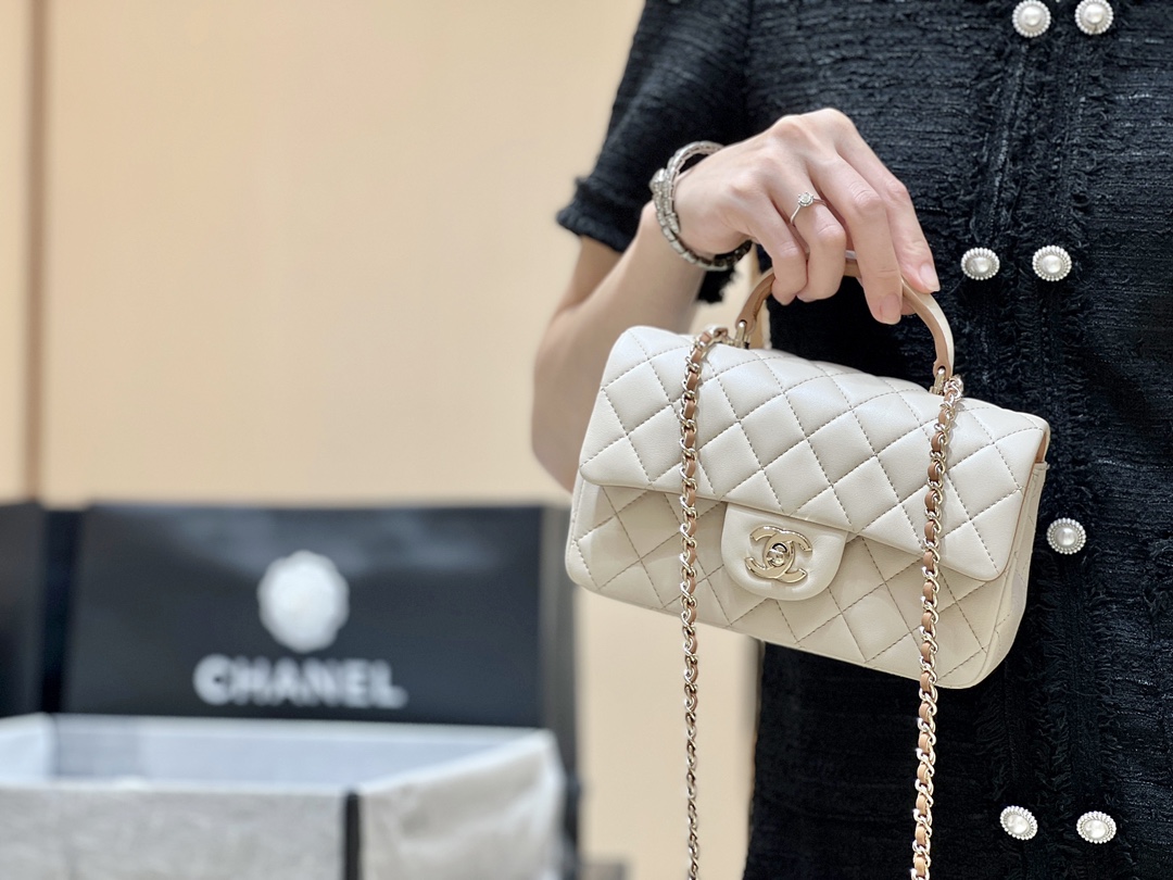 Chanel 23S cf mini handle AS2431