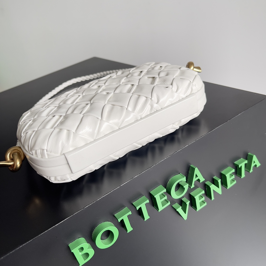Bottega Veneta Knot woven evening bag 717623