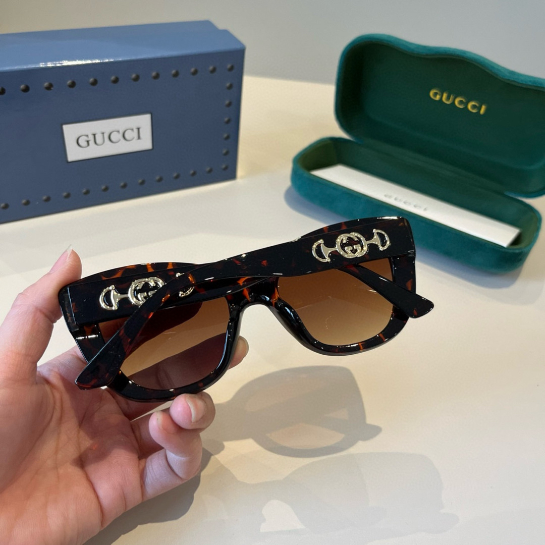 Gucci Round Frame Sunglasses