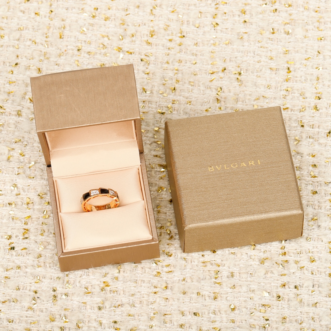 Bulgari Serpenti series shell ring