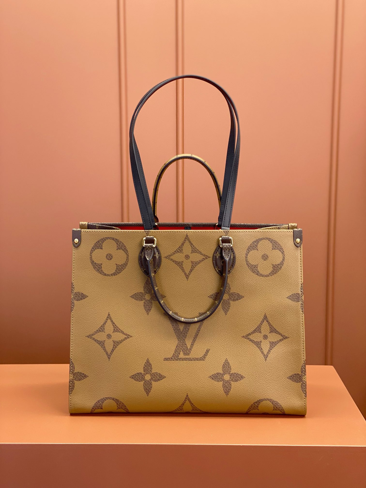 Louis Vuitton ONTHEGO Large Handbag M45320