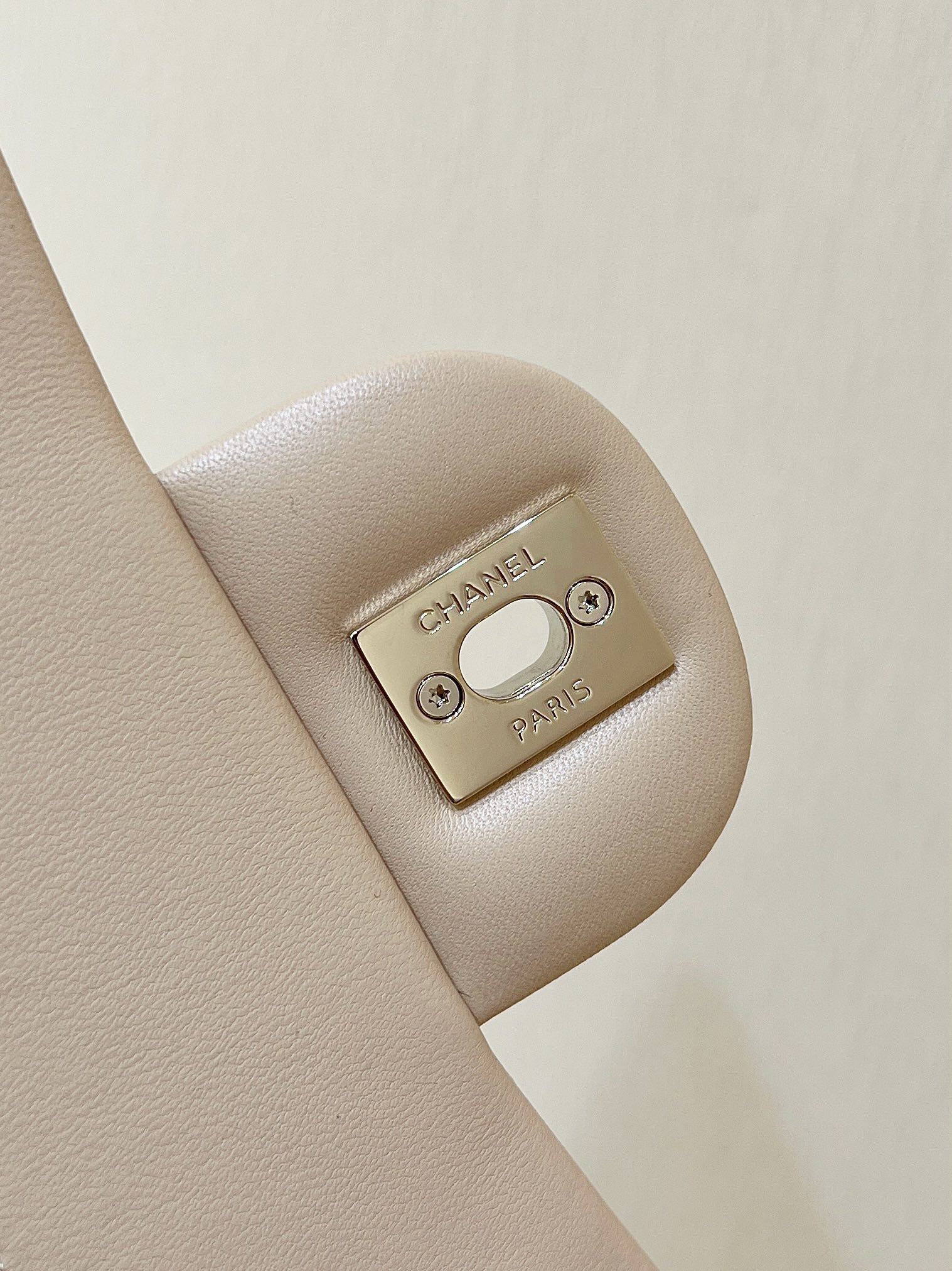 Chanel 25C handle long box AP4404