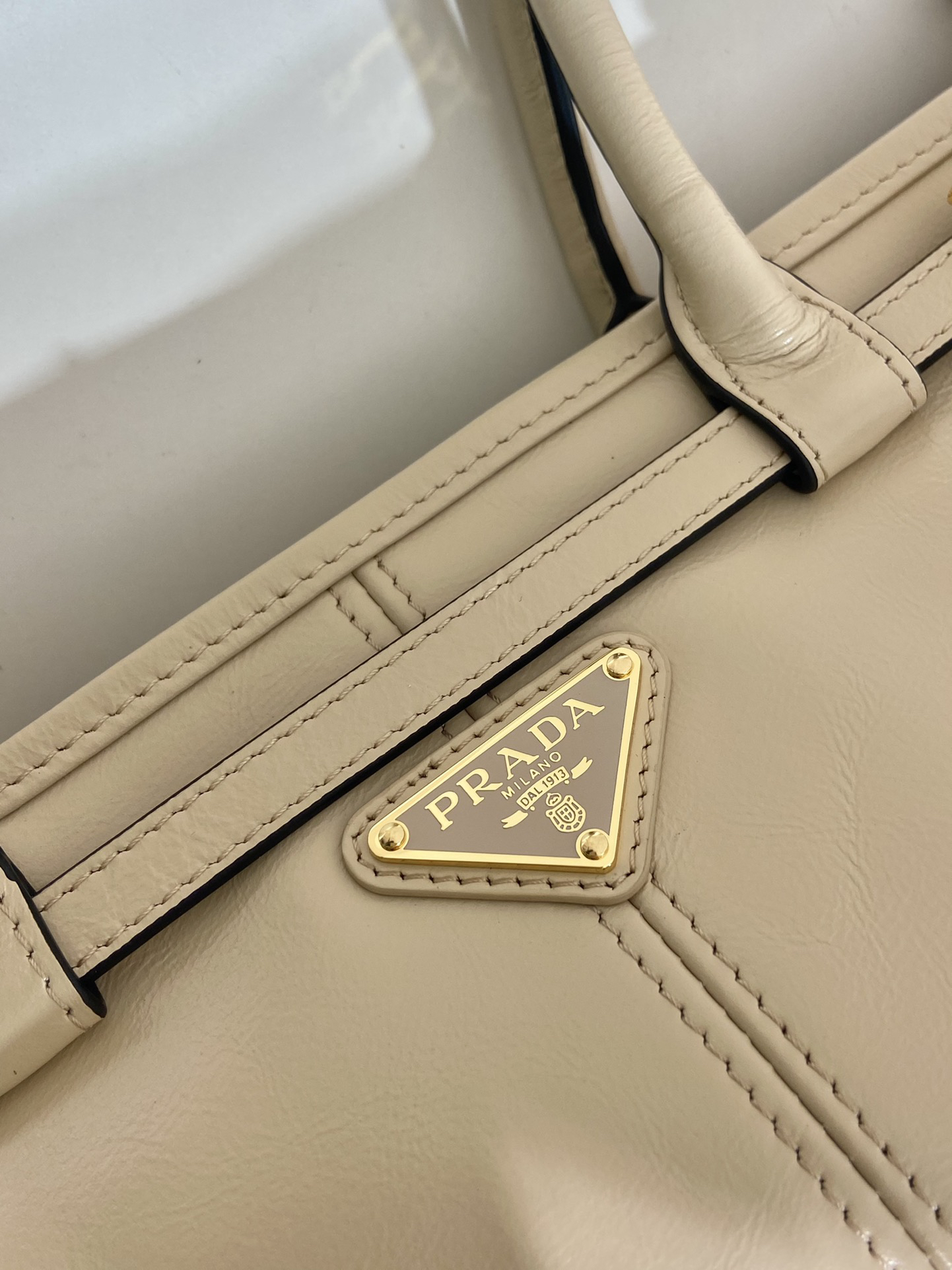 Prada lussolf waxed leather handbag 1BA426