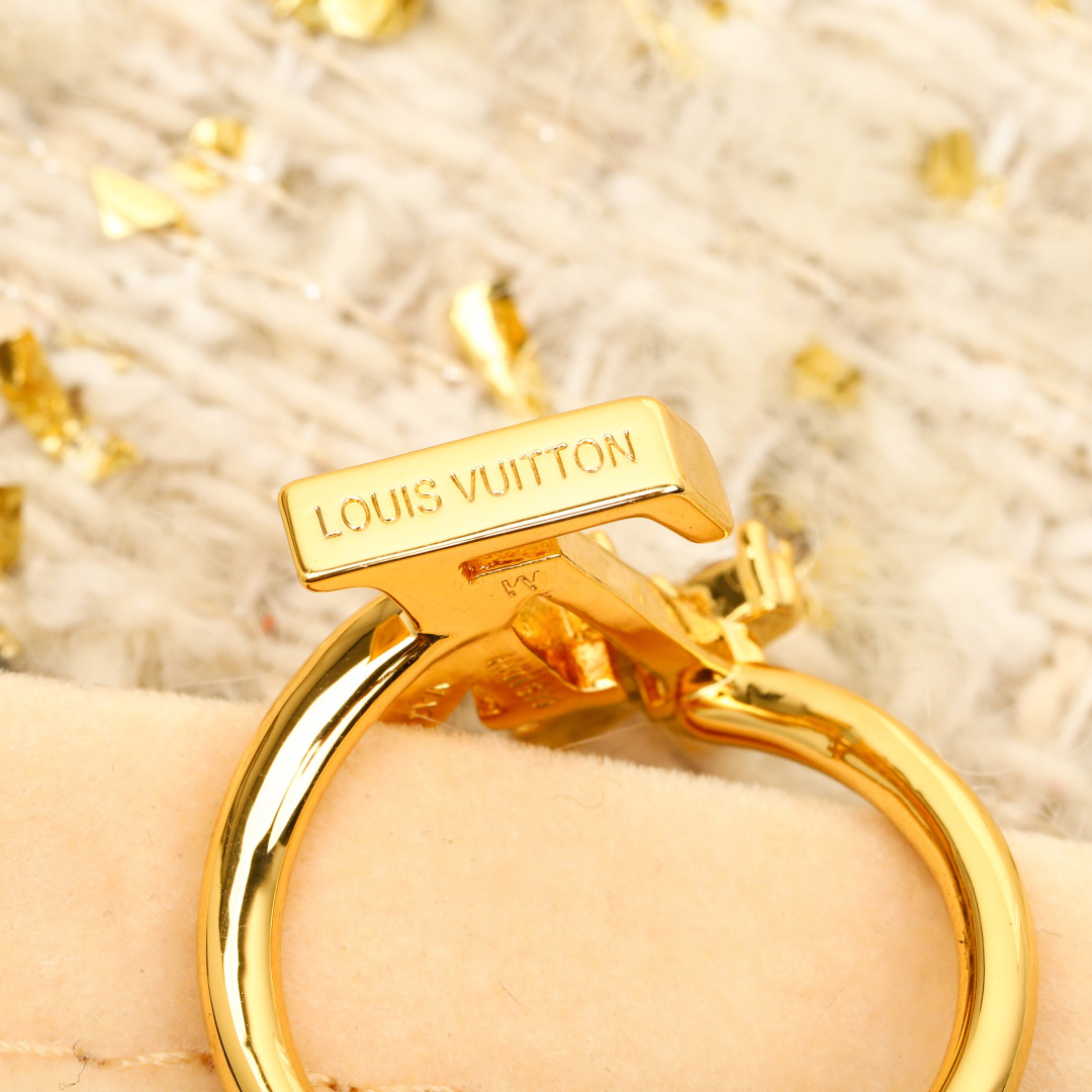 Louis Vuitton Flower Diamond Ring