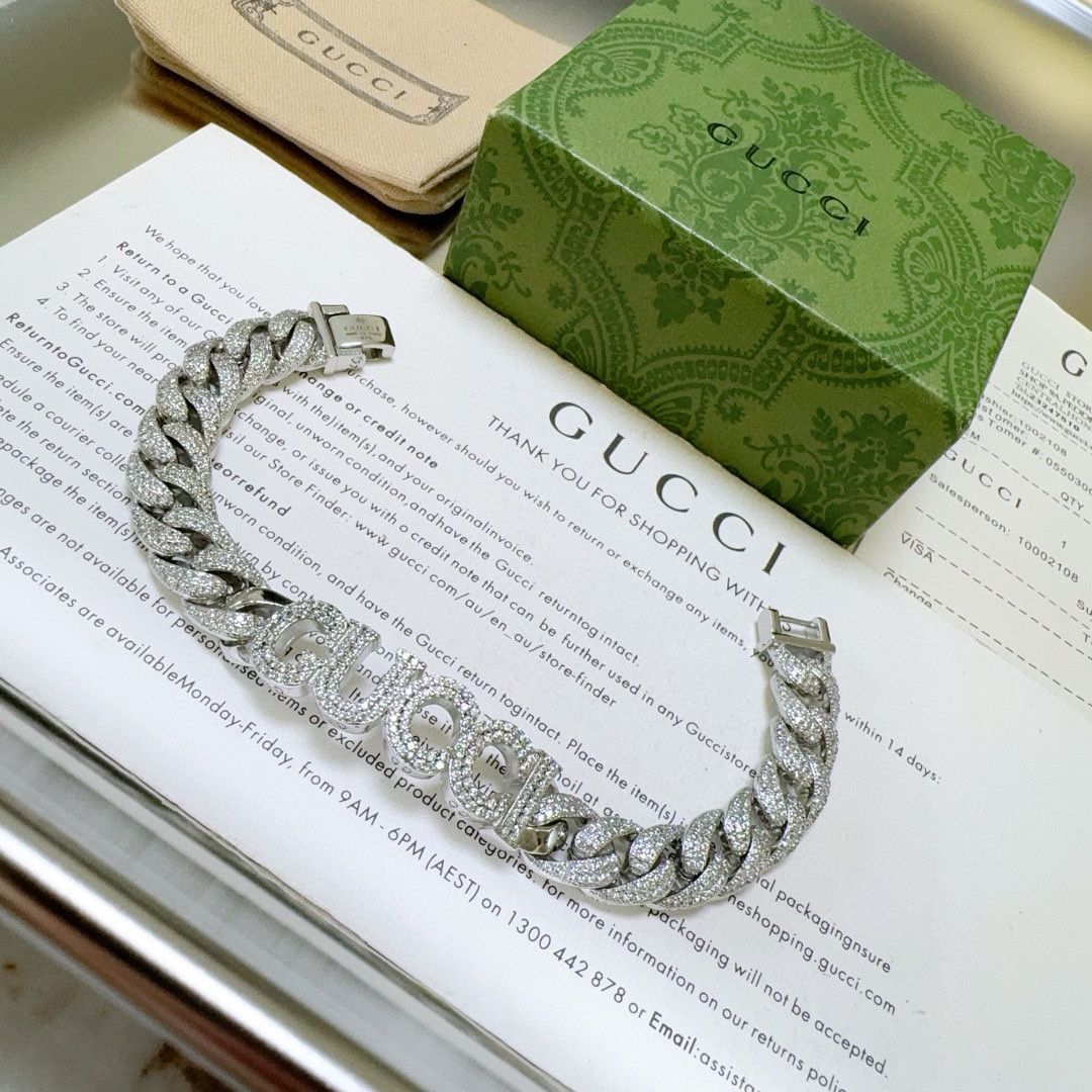 Gucci flat chain bracelet with diamonds