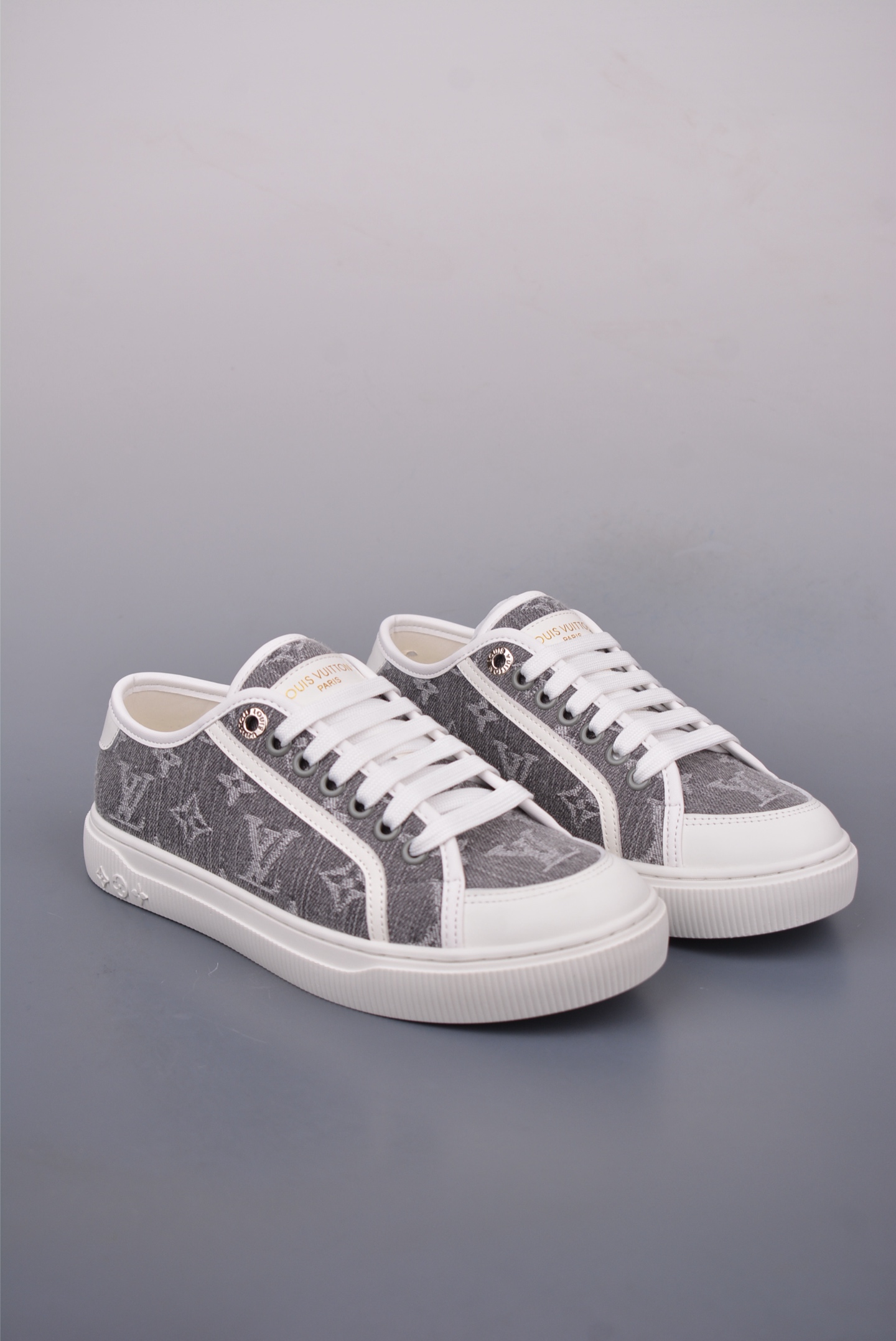Louis Vuitton LAGOON Low Sneaker 