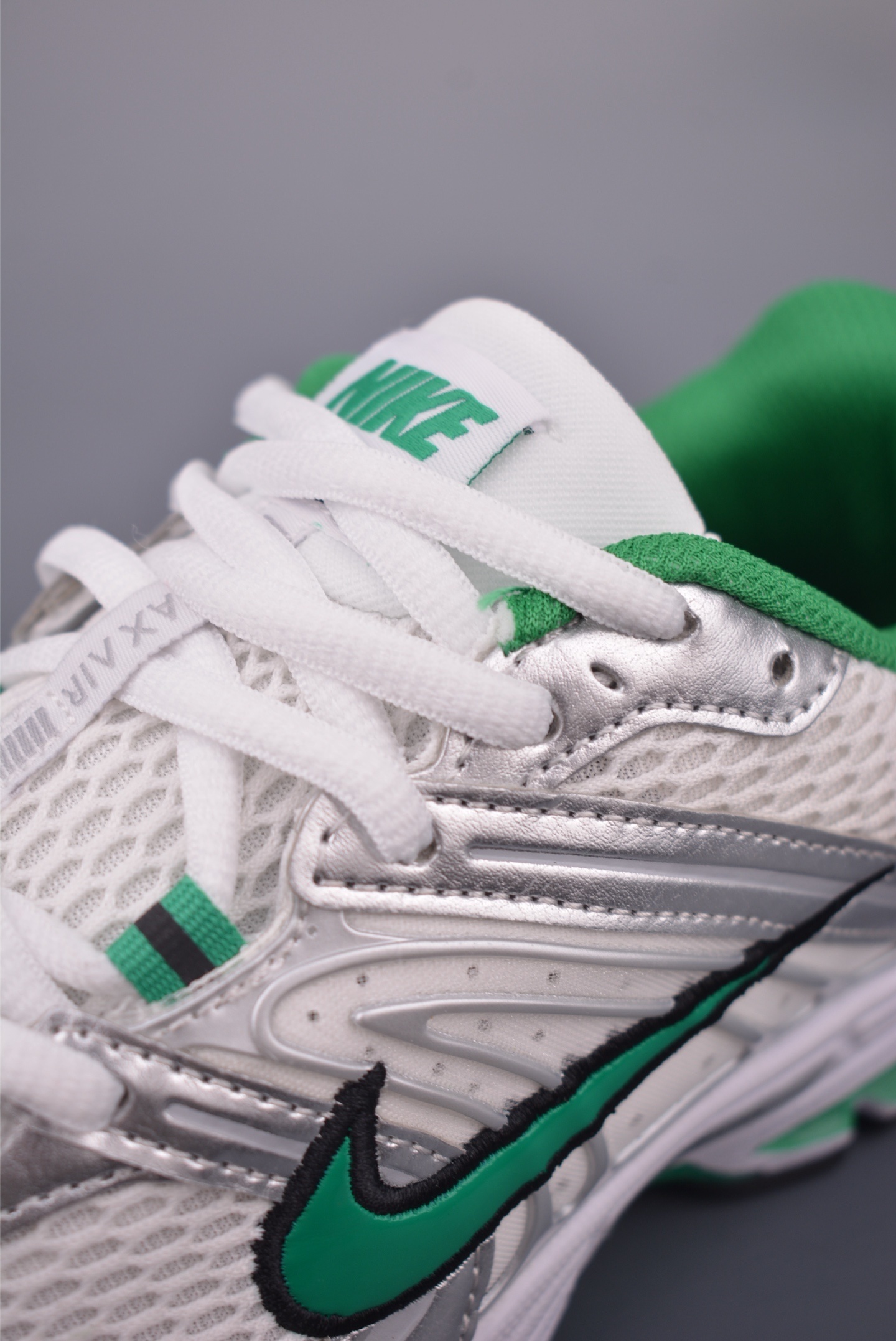 Nike Air Max Moto 2K 