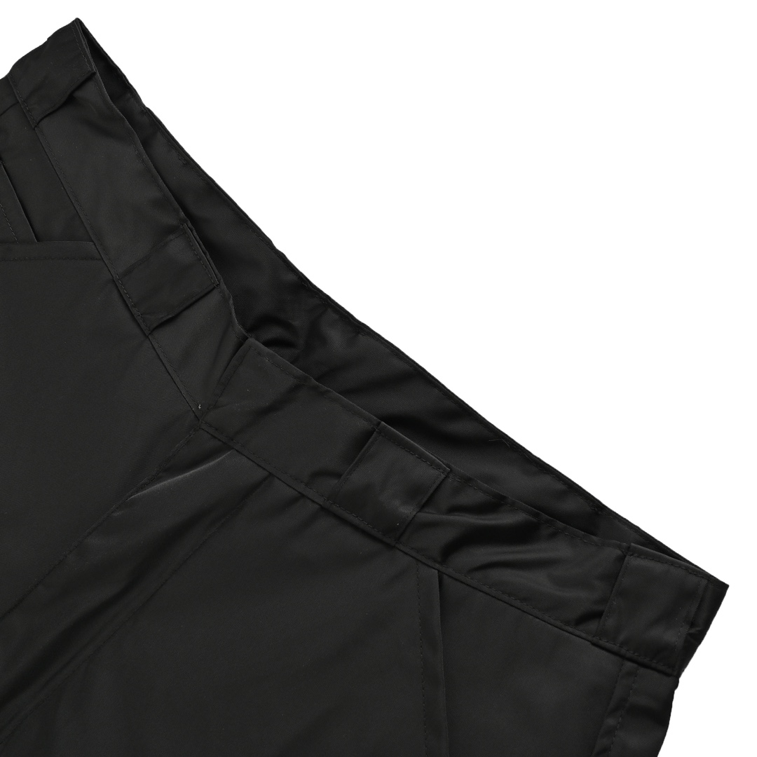 Prada 24ss triangle logo multi-purpose cargo shorts