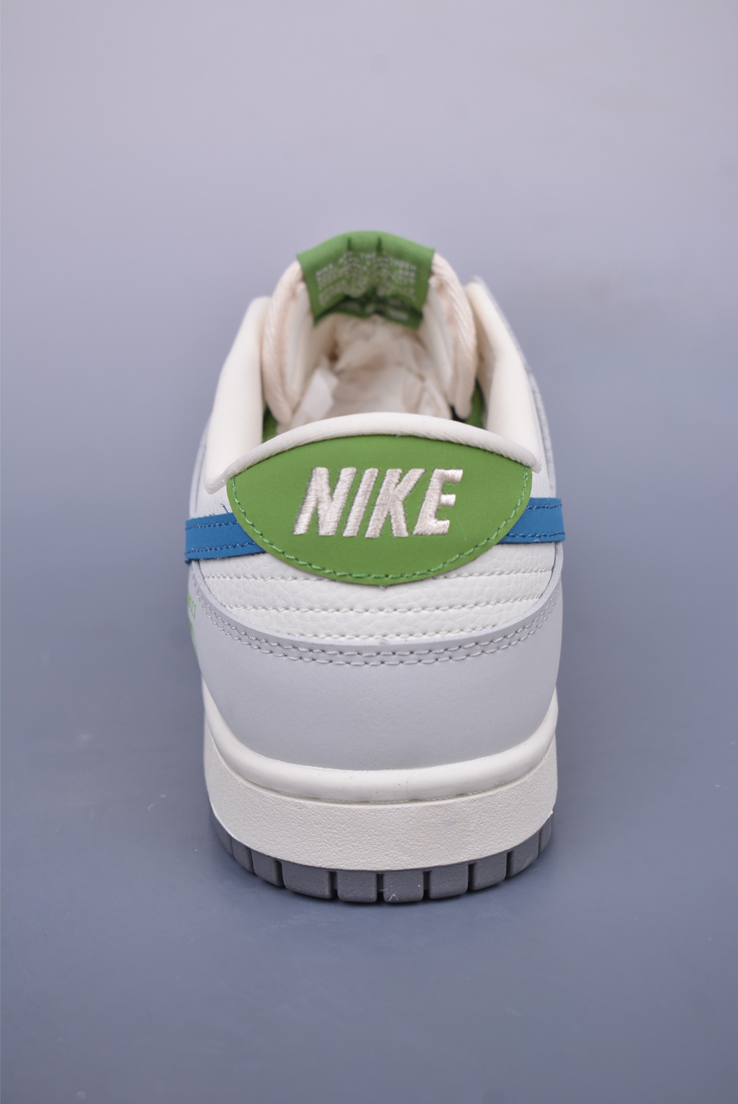 Gucci x Nike SB Dunk Low sneakers White, Gray, Blue and Green XY2026-154
