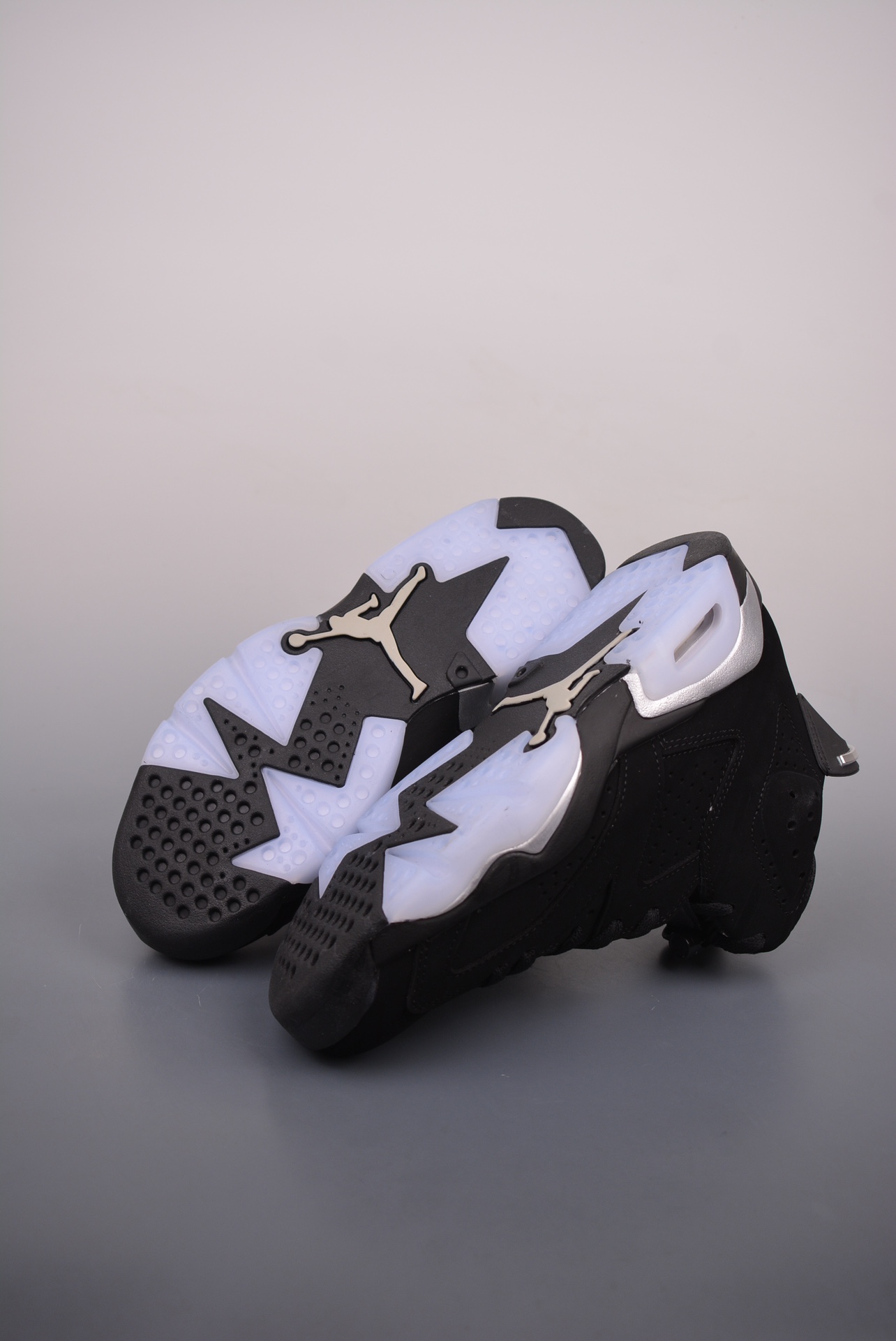 Air Jordan Retro 6 Metallic Silver DX2836-001