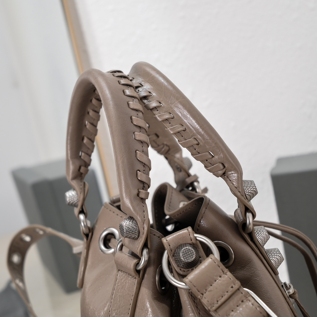 Balenciaga Le Cagole Bucket Bag