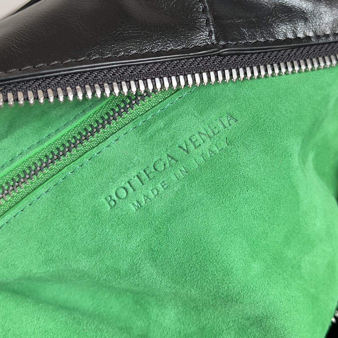 Bottega Veneta 2023 Early Spring Series Arco Camera Bag 731165