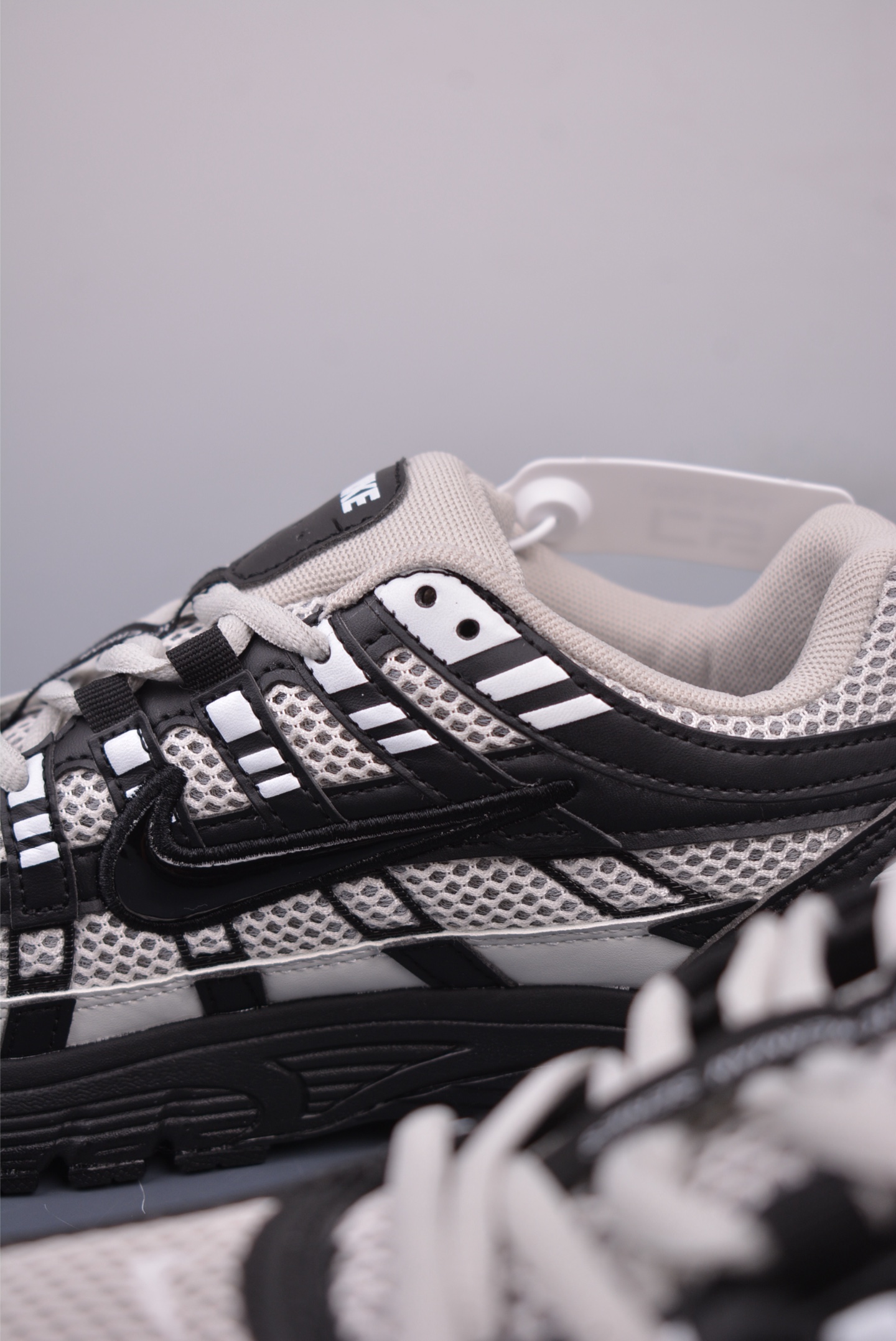 Nike P-6000 Premium Running Shoes Black and White Oreo HJ3488-002