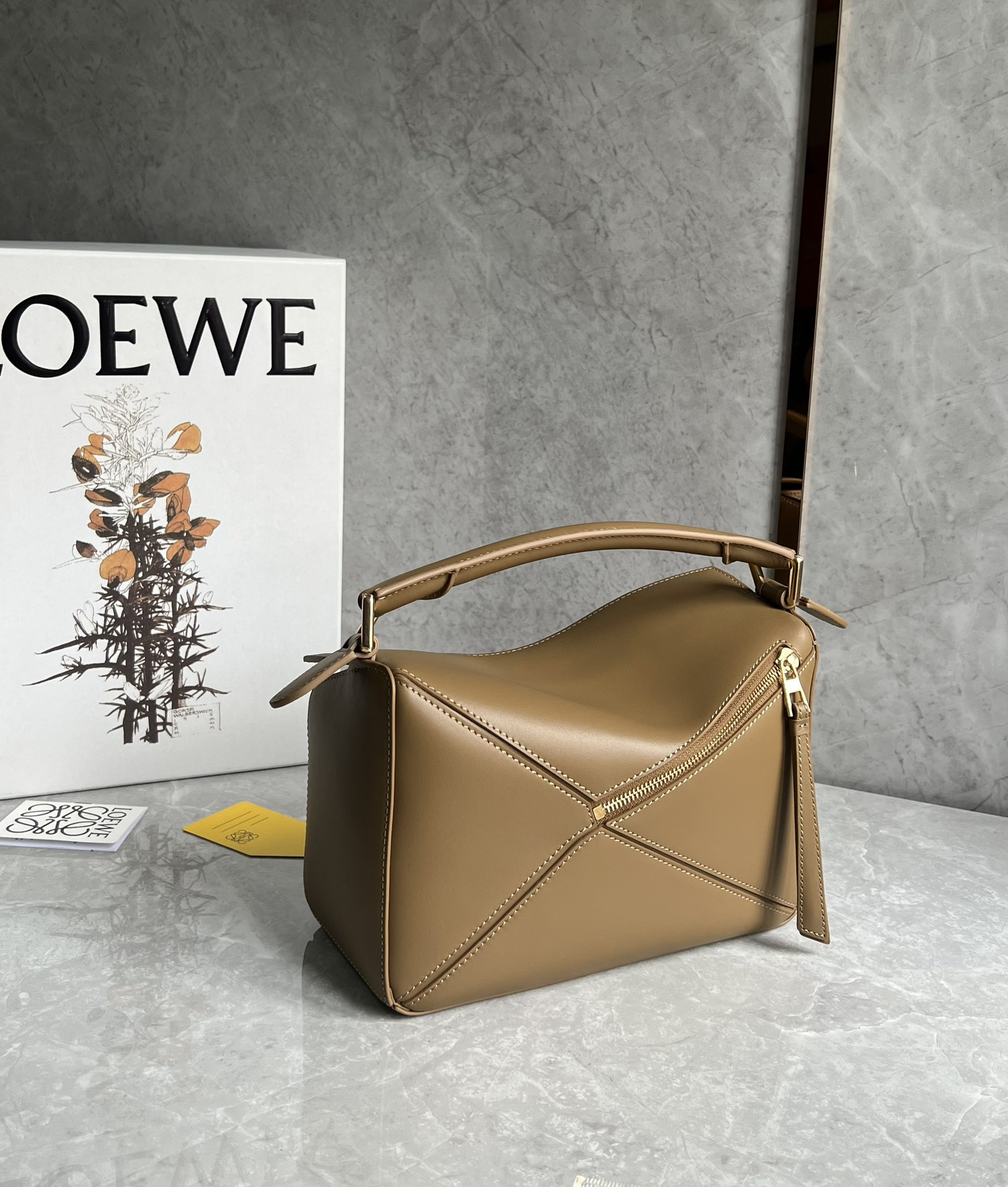 Loewe zzle embroidered shoulder strap bag 0189
