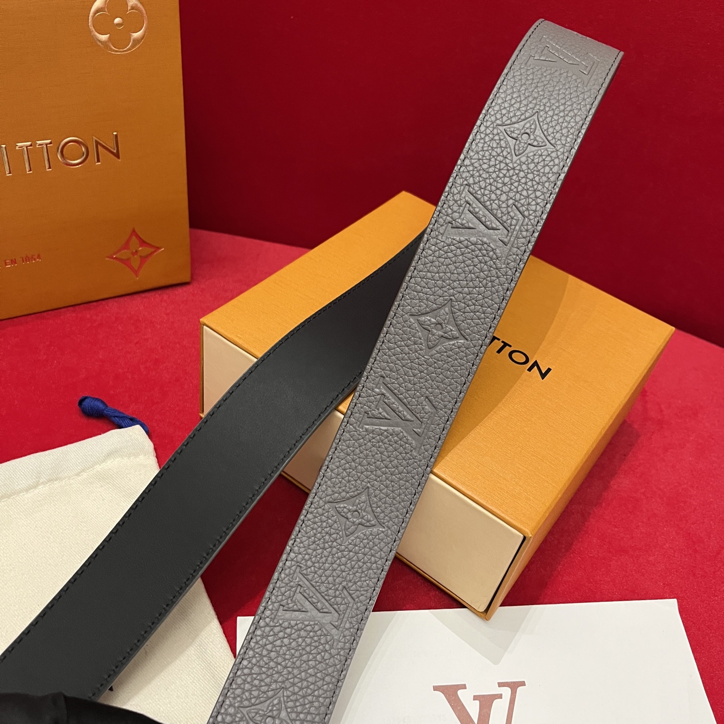 Louis Vuitton Litchi Embossed Cowhide Men's Belt, 4CM Width
