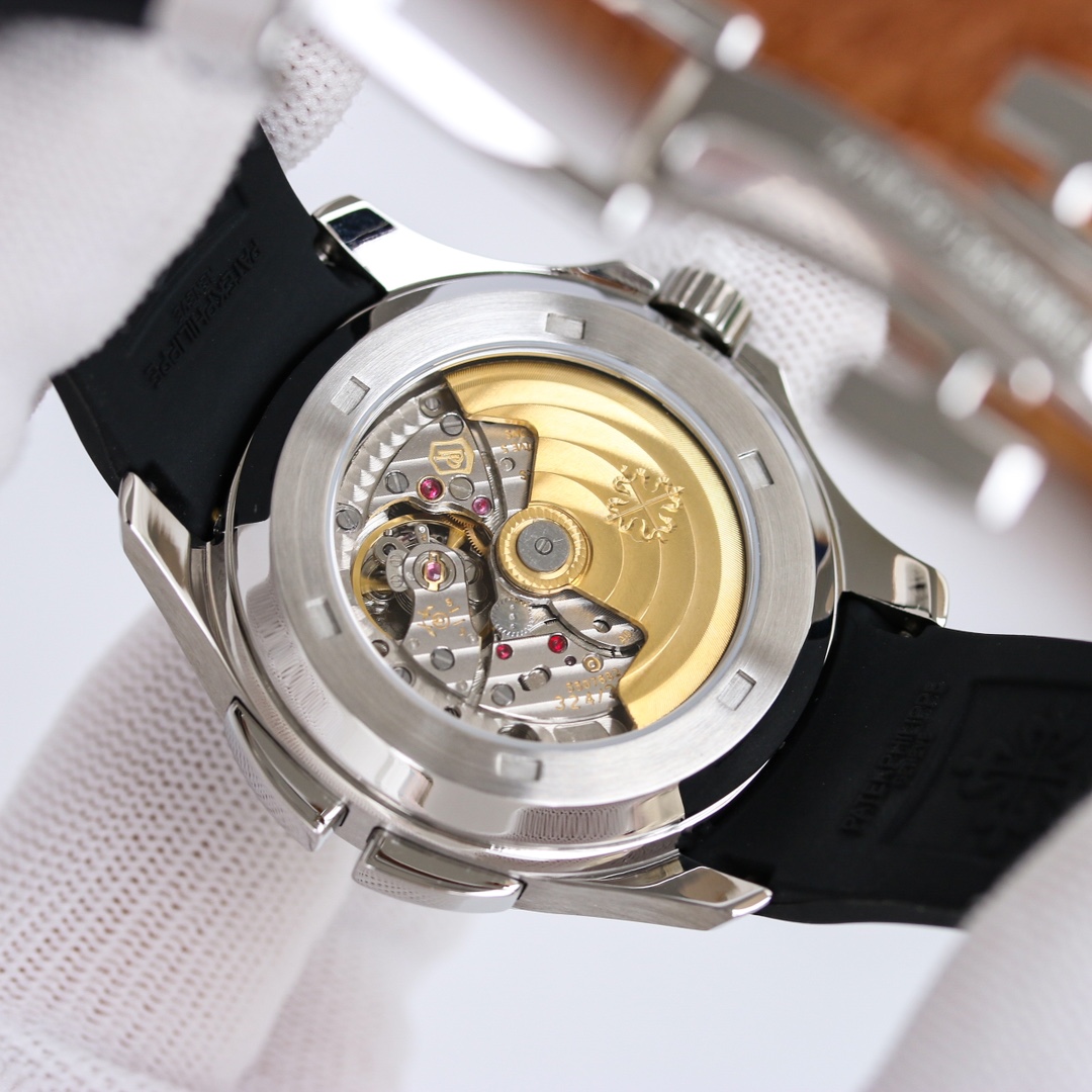 Patek Philippe Aquanaut 5164A-001