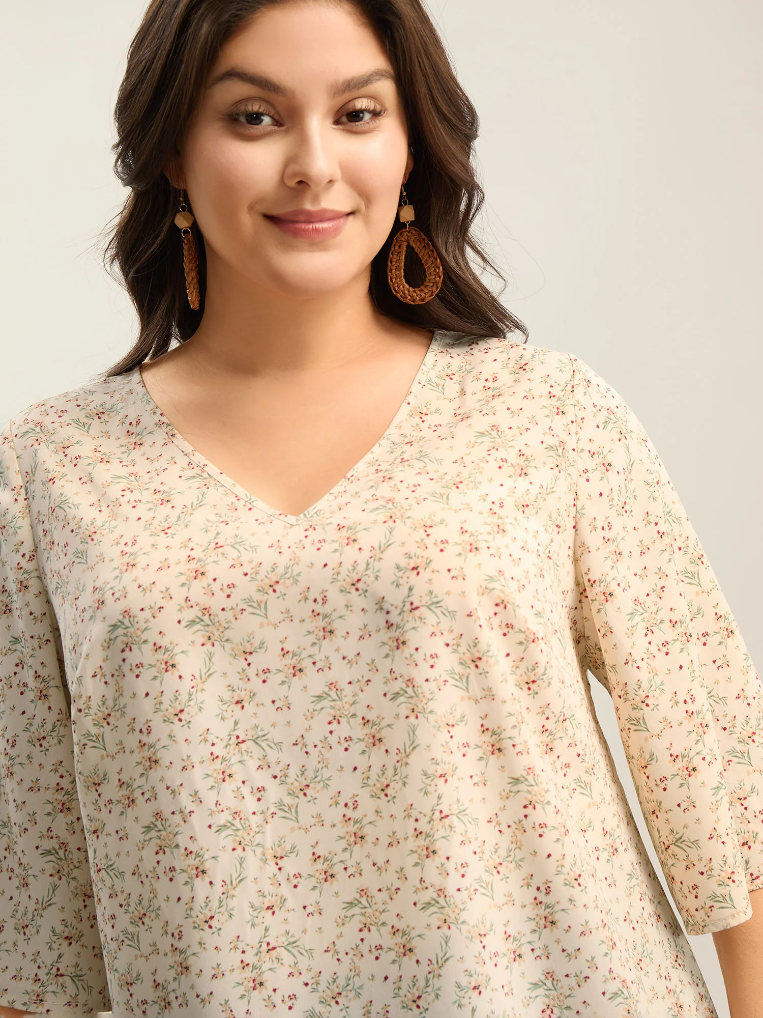 Floral Print Curvy Hem V-Neck Shirt