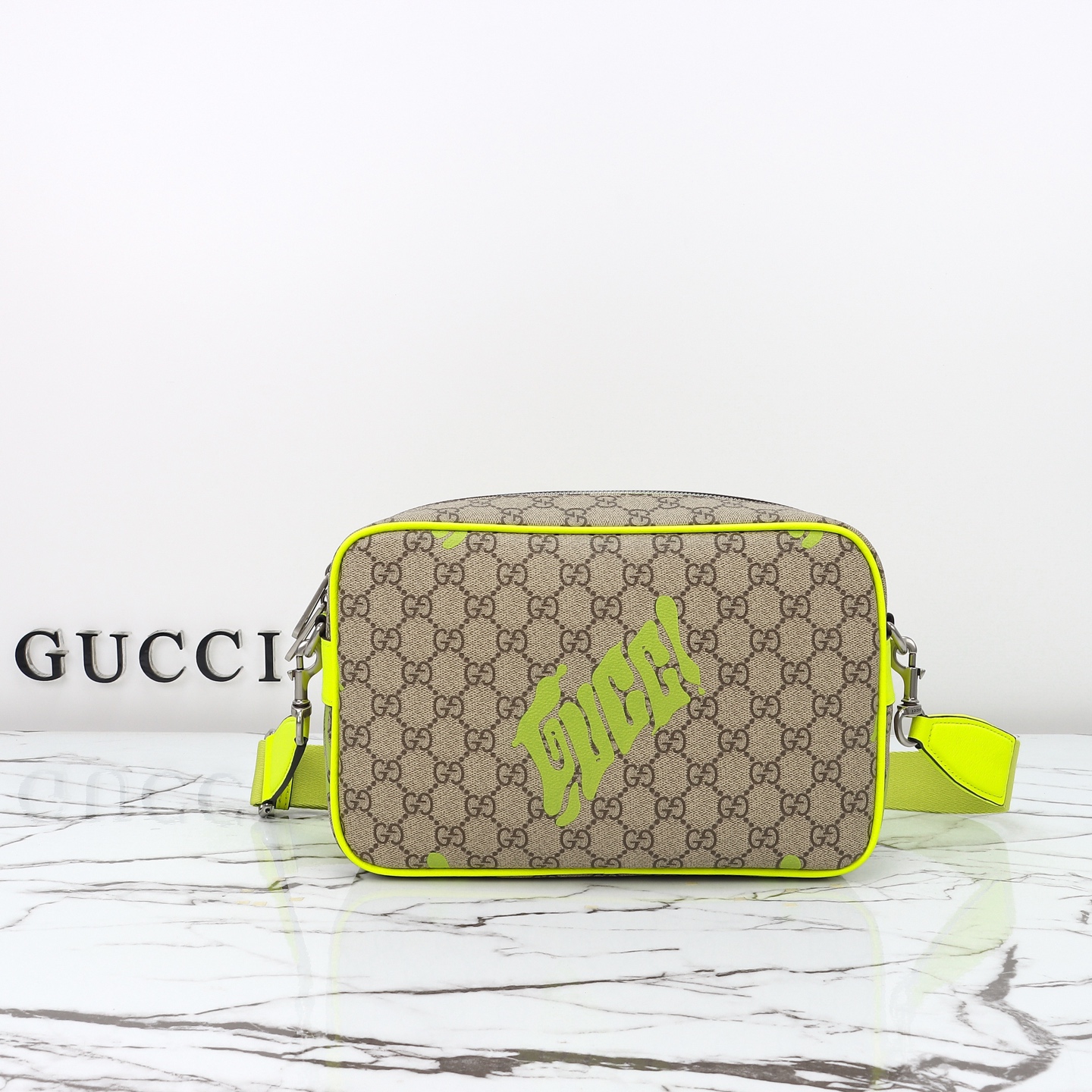 Gucci Medium crossbody bag with print 839380 FAEWN 9844