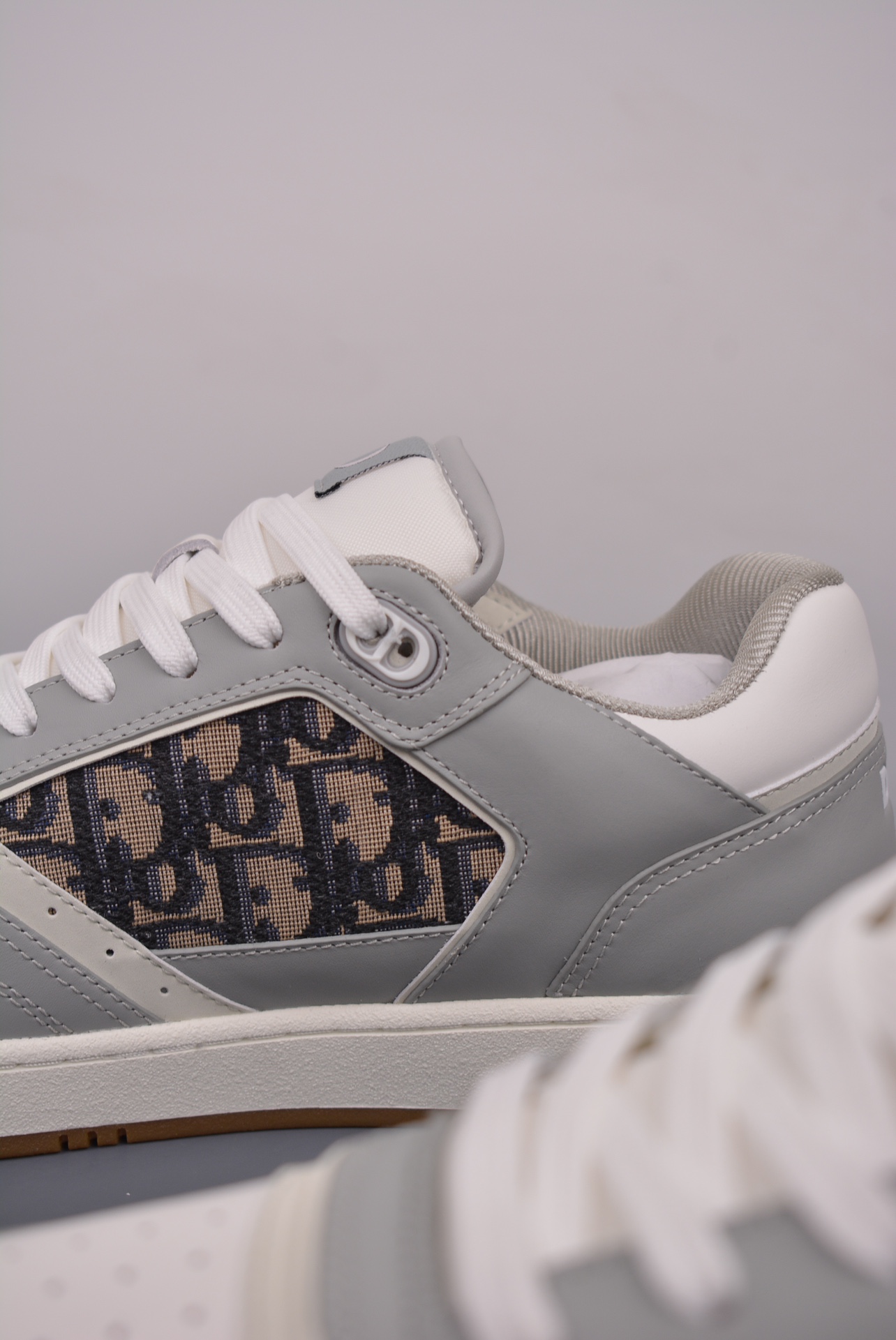 Dior B27 Oblique Galaxy Low Top Sneakers Grey