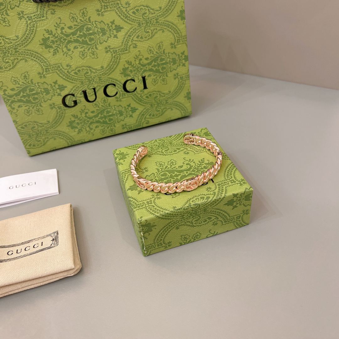 Gucci GG Flat Rose Gold Bracelet