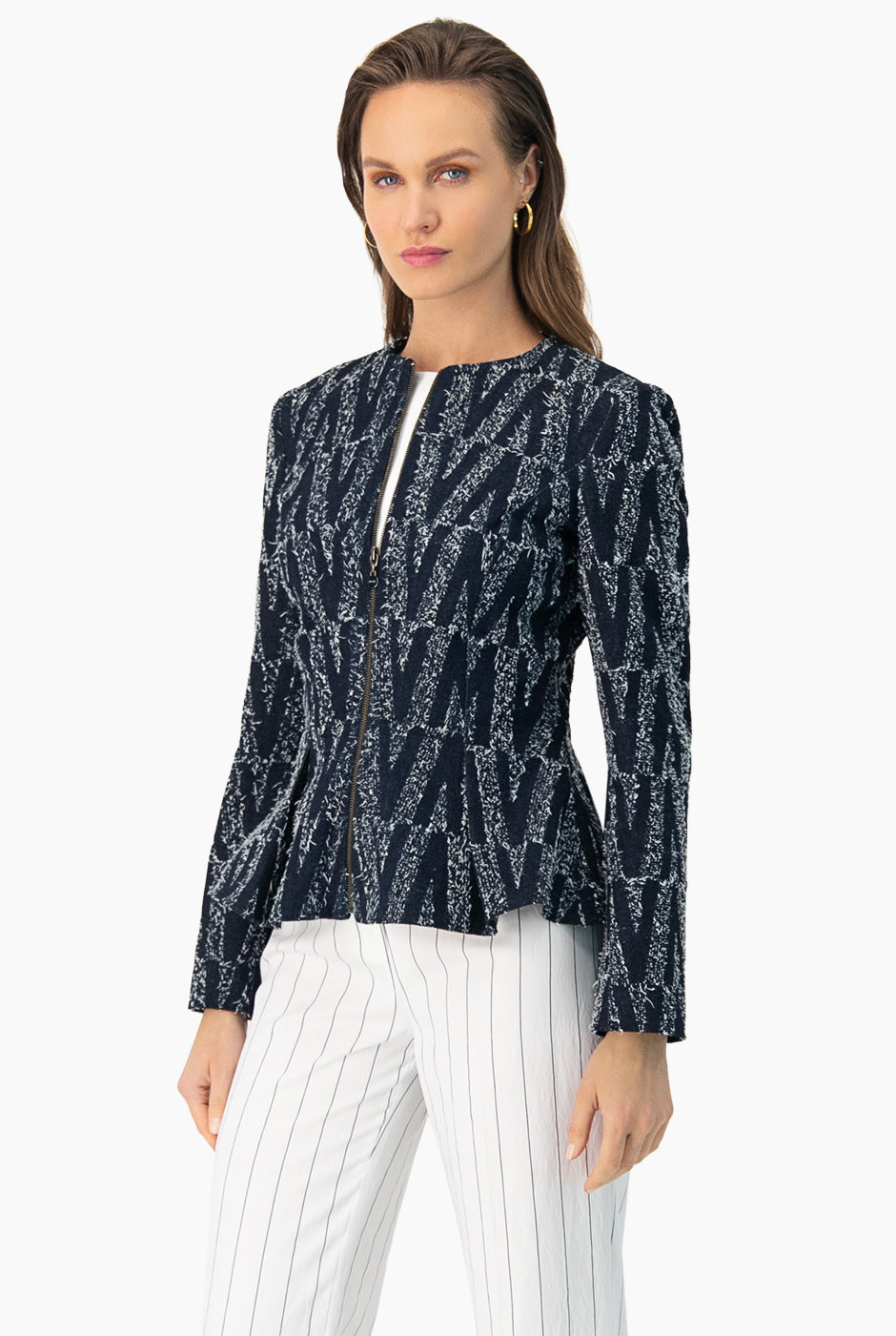 Chamarra tipo peplum