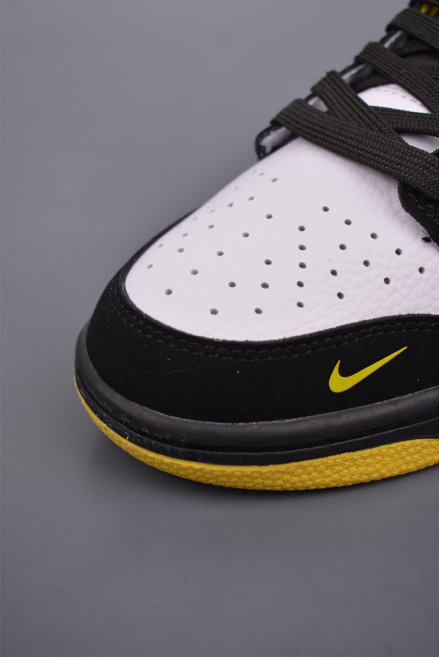 Fragment Design x Nike SB Dunk Low SP Black White Yellow KK1333-026