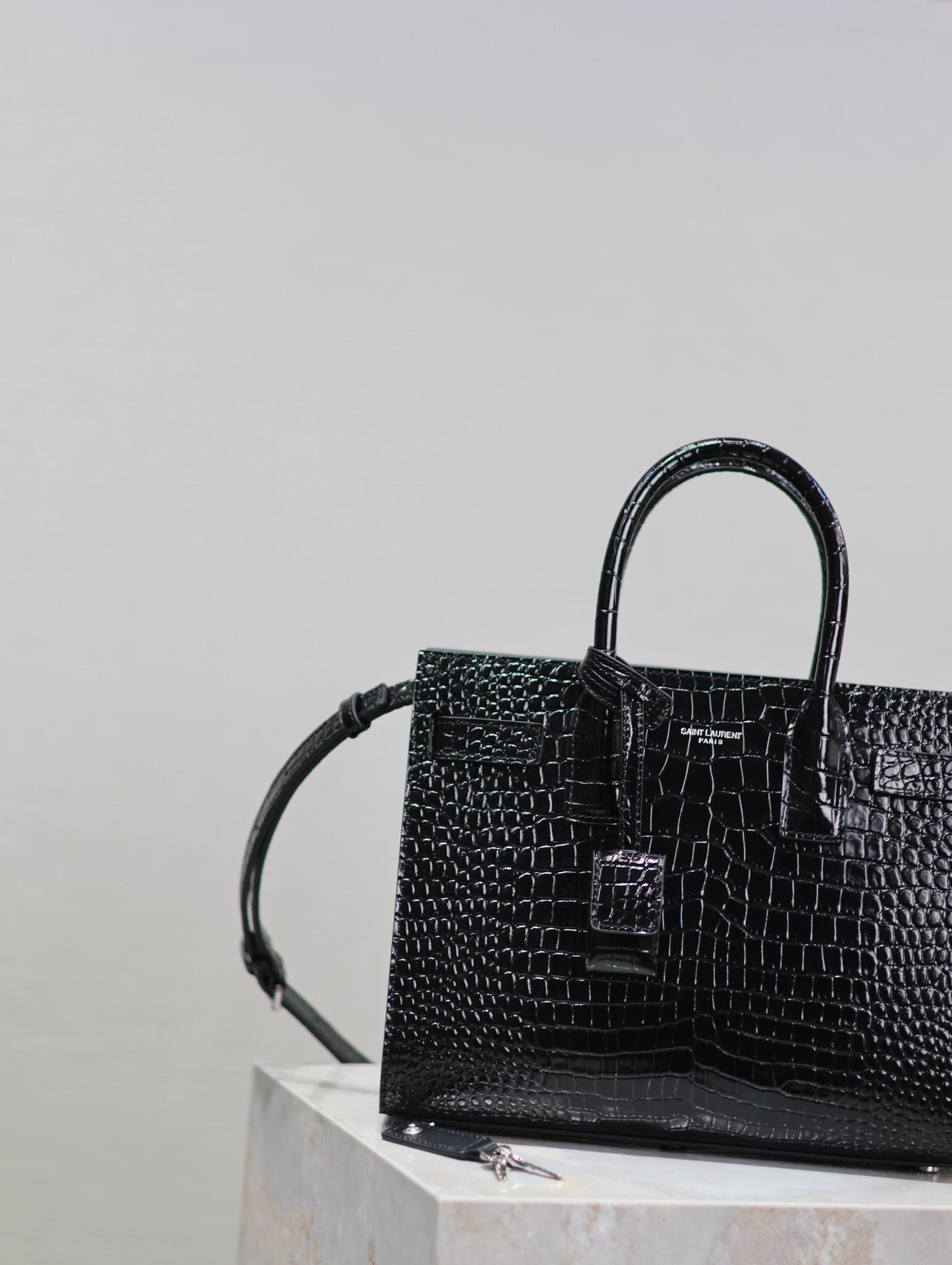 Yves Saint Laurent sac de jour accordion bag 421863