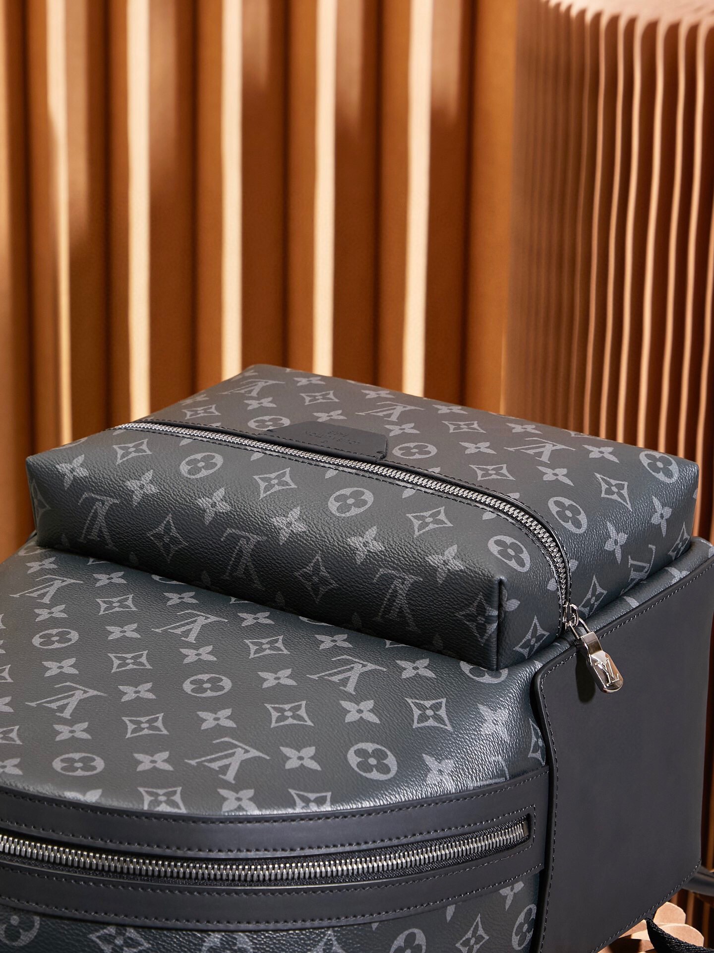 Louis Vuitton Discovery Backpack M22558