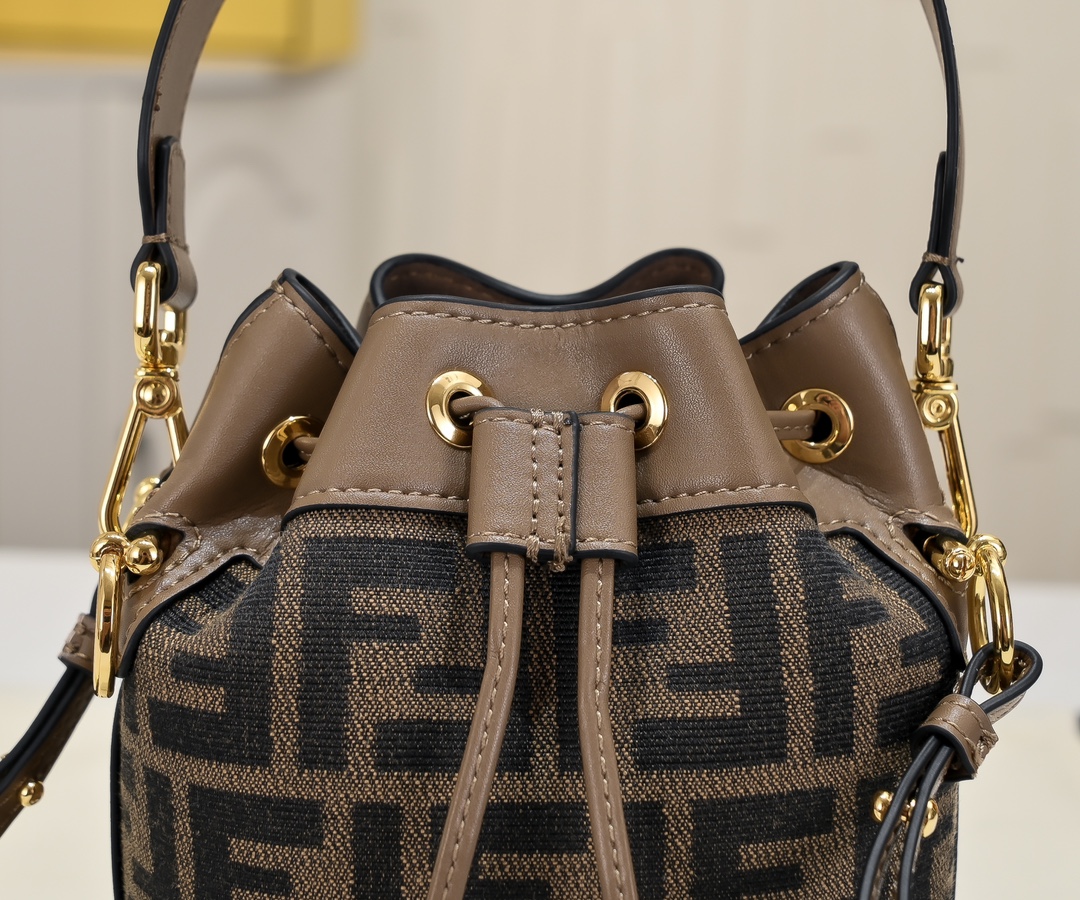 FENDI Mon Tresor Small Bucket Bag