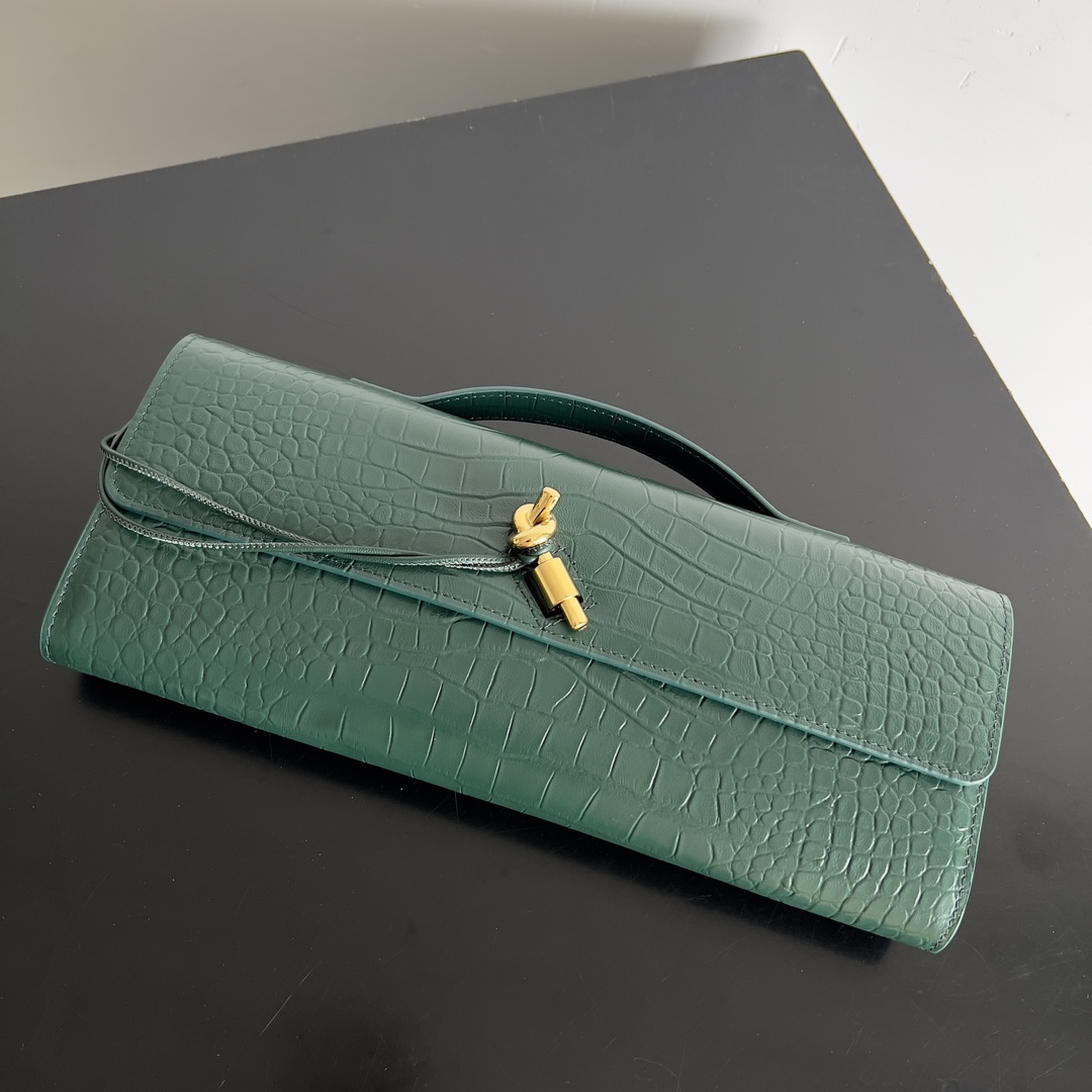 Bottega Veneta Andiamo rare crocodile leather handbag 741511