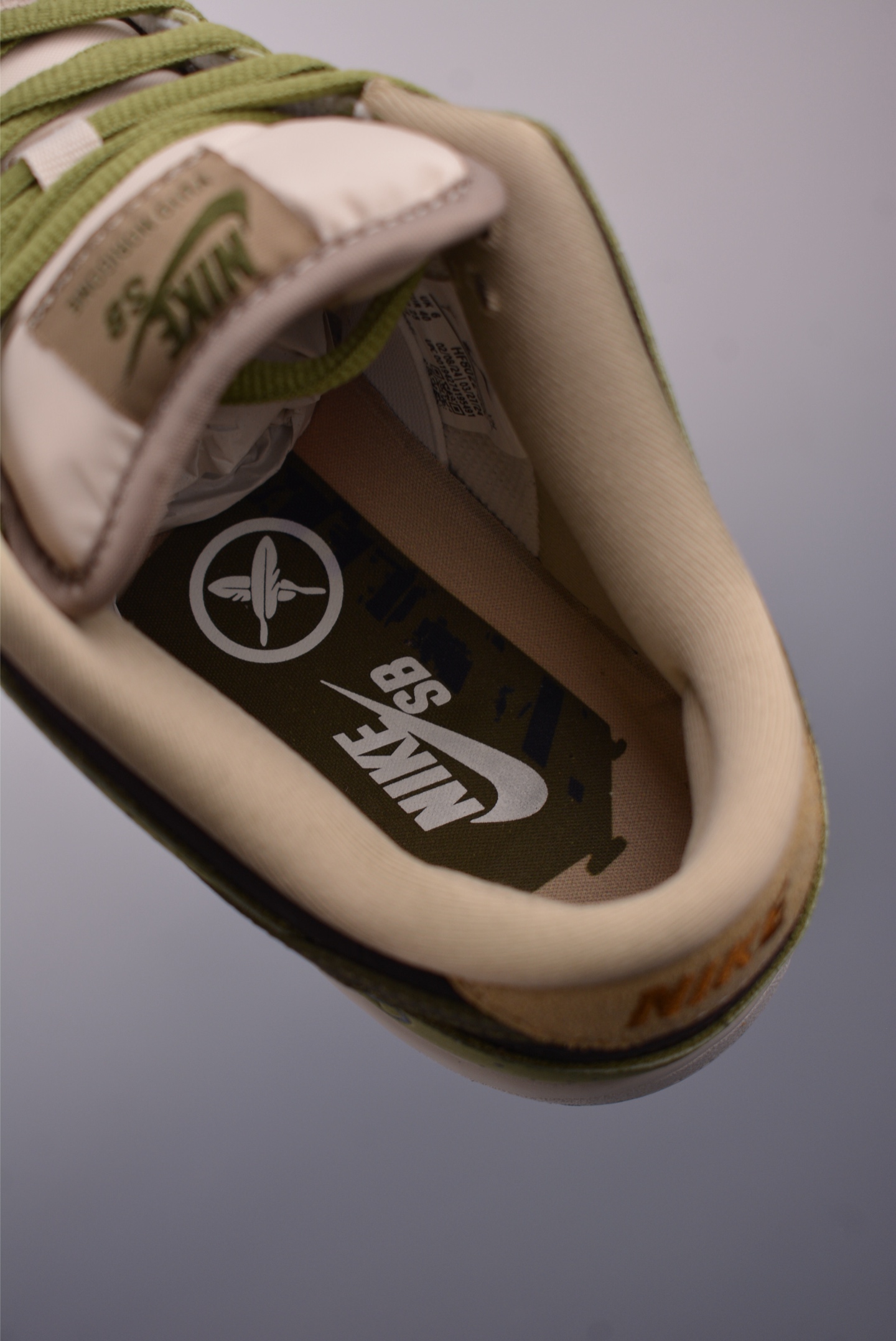 Yuto Horigome x Nike Dunk SB Low “Asparagus”HF8022-300