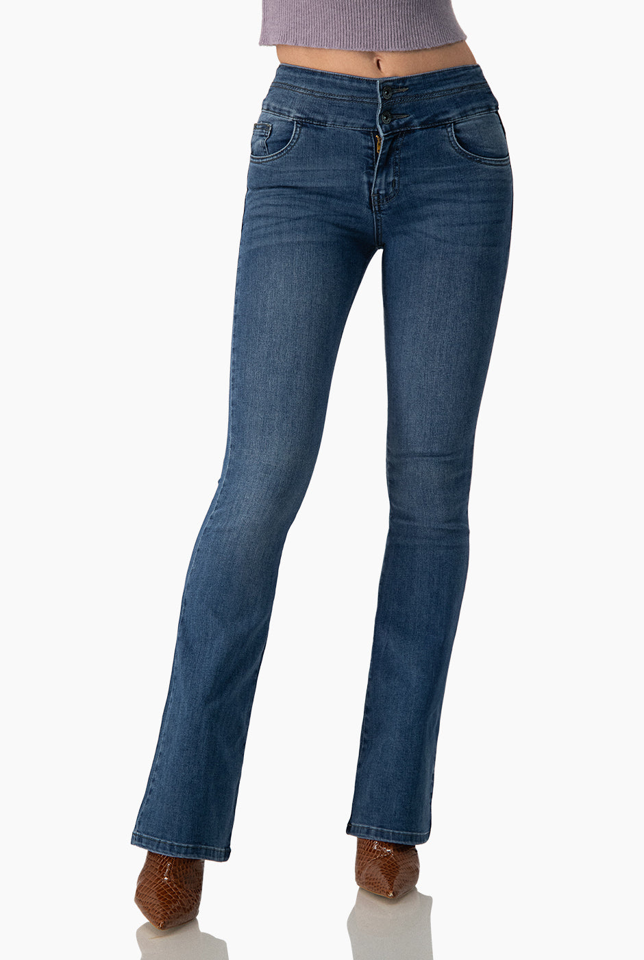 Jeans acampando con doble boton y pretina ancha