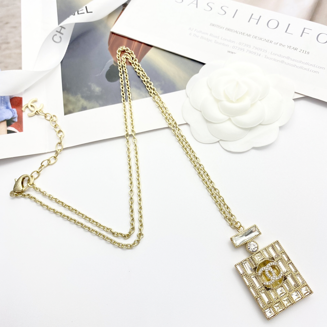 CHAN 23 rhinestone perfume bottle necklace