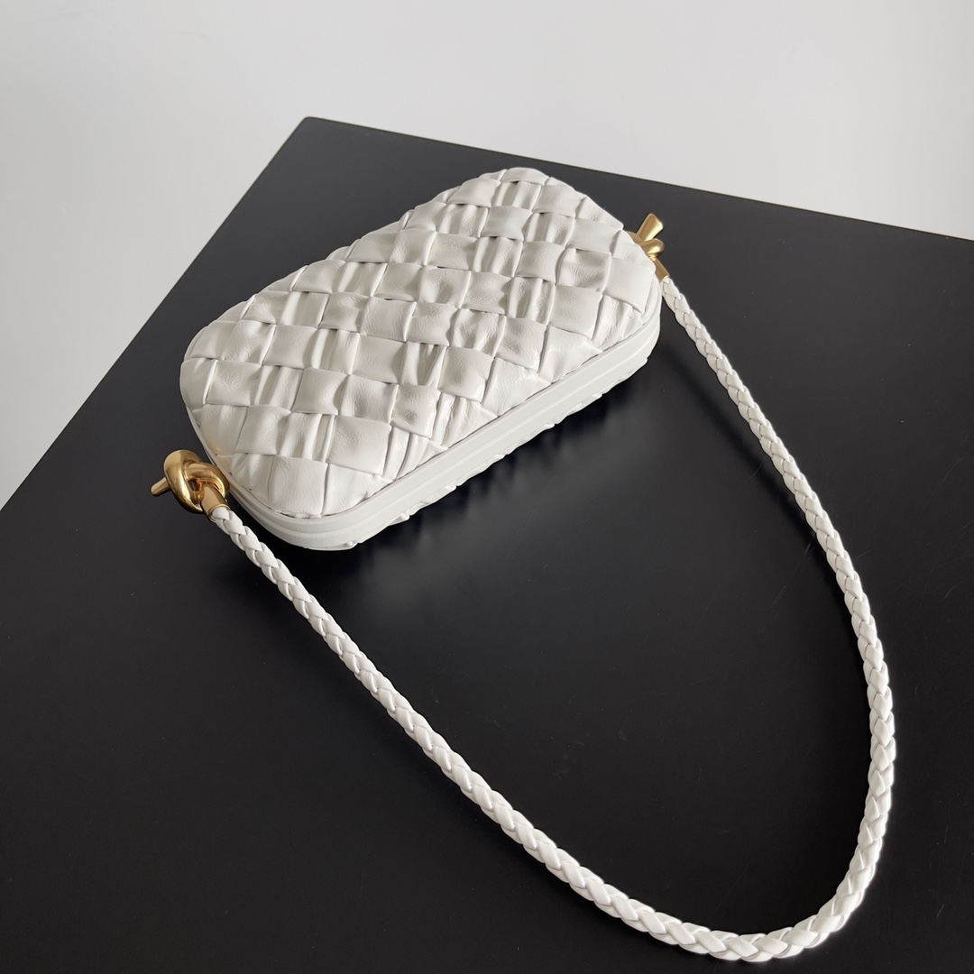 Bottega Veneta Knot woven evening bag 717623