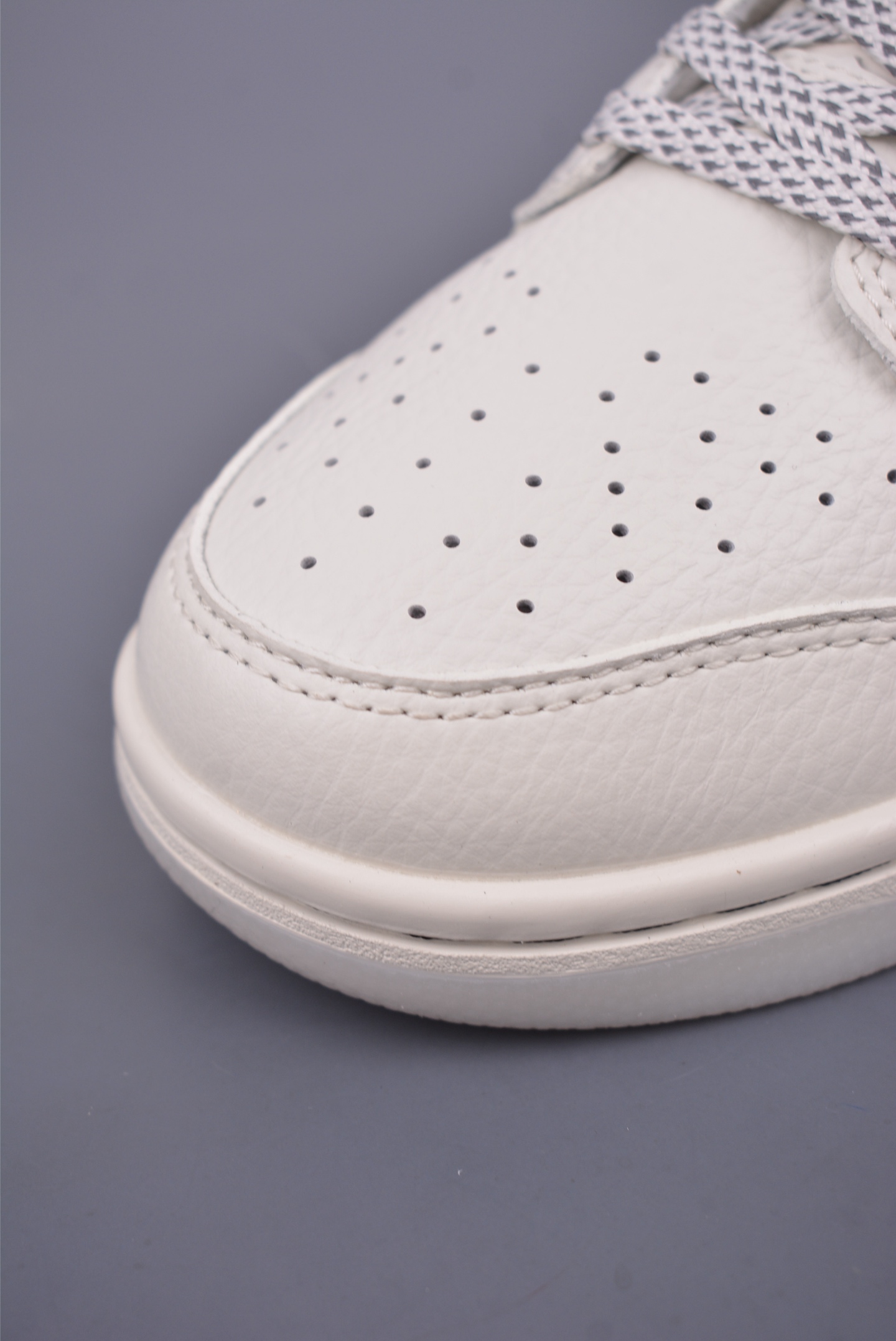 Louis Vuitton x Nike SB Dunk Low sneakers White and Black LV Print CH8311-112