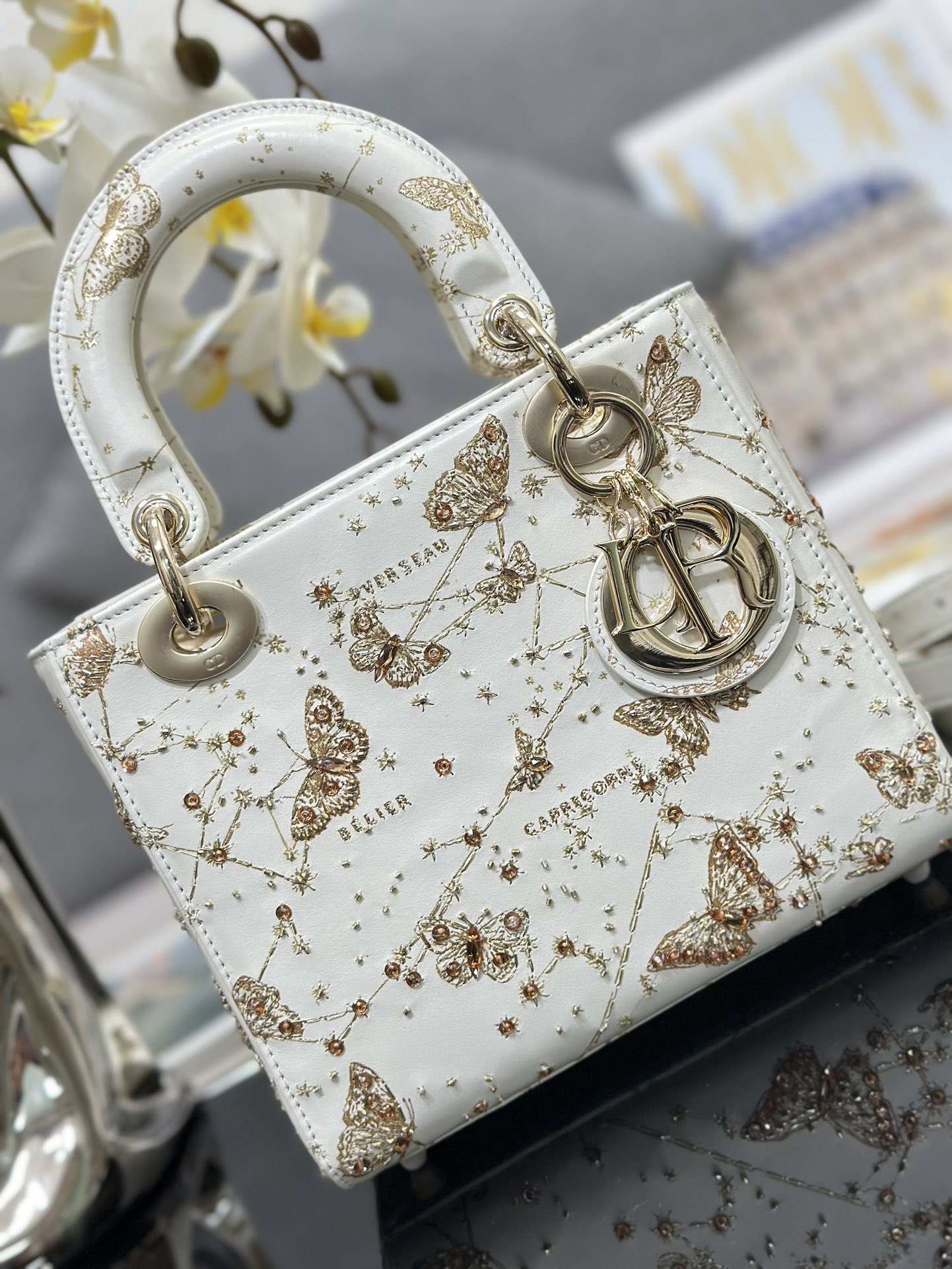 Dior Lady Dior four-grid embroidered butterfly gold beads M0538