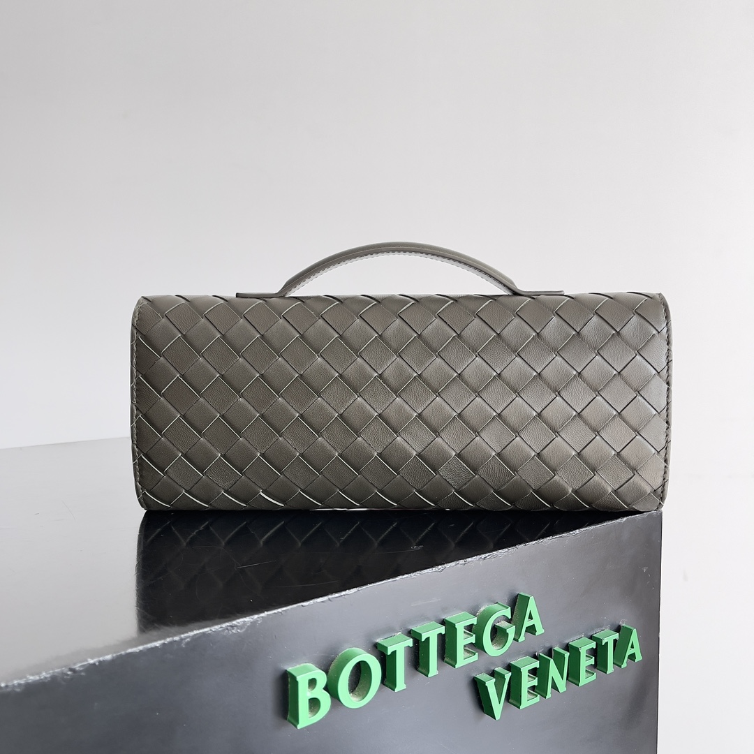 Bottega Veneta Andiamo Evening Clutch 741511