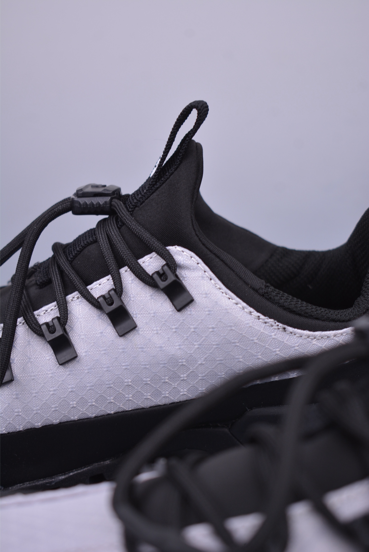 The North Face Glenclyffe Low Sneakers Black and White NF0A817B