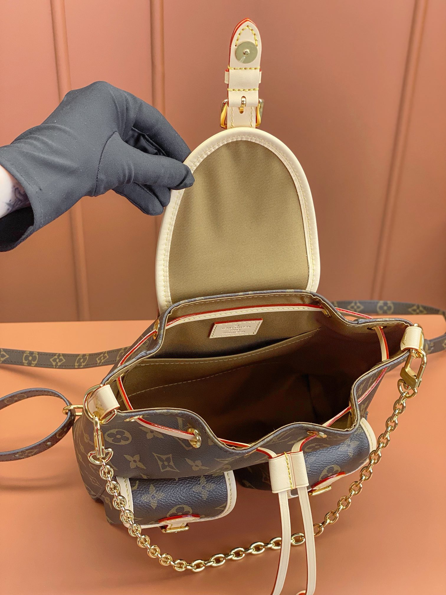 Louis Vuitton EXCURSION Small Backpack M46932