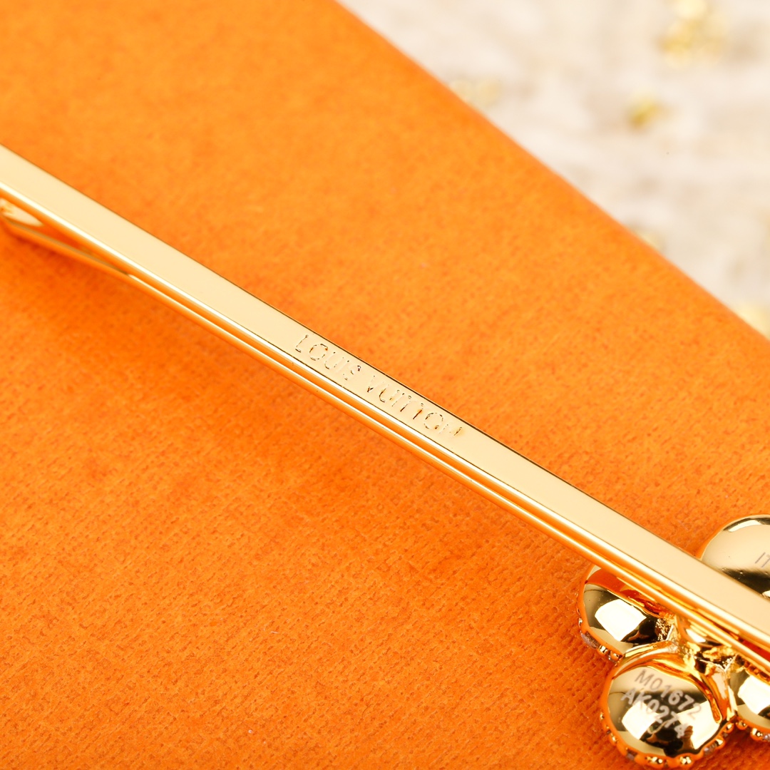Louis Vuitton Three-piece hair clip set