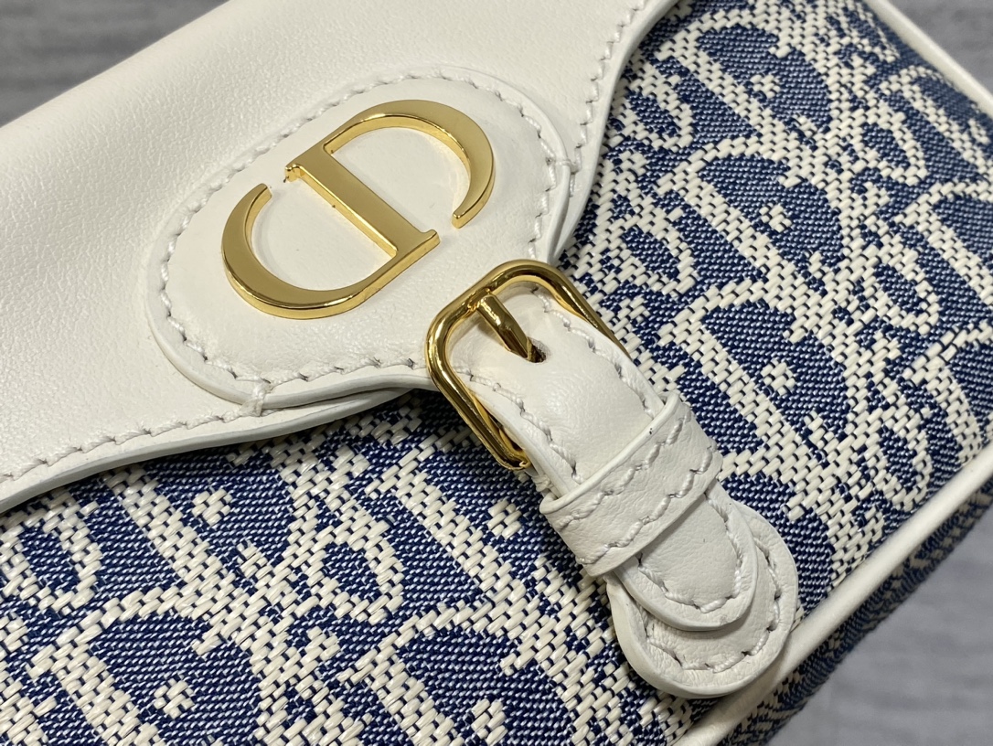 Dior 30Montaigne Poet Handbag