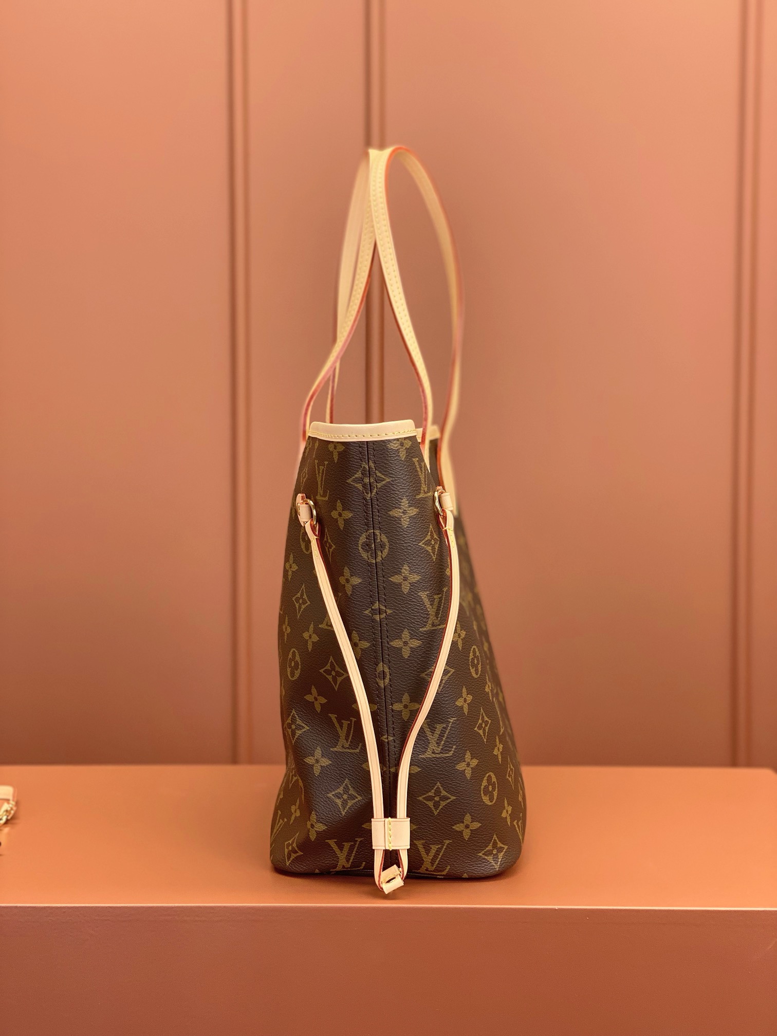 Louis Vuitton NEVERFULL Medium Handbag M40995