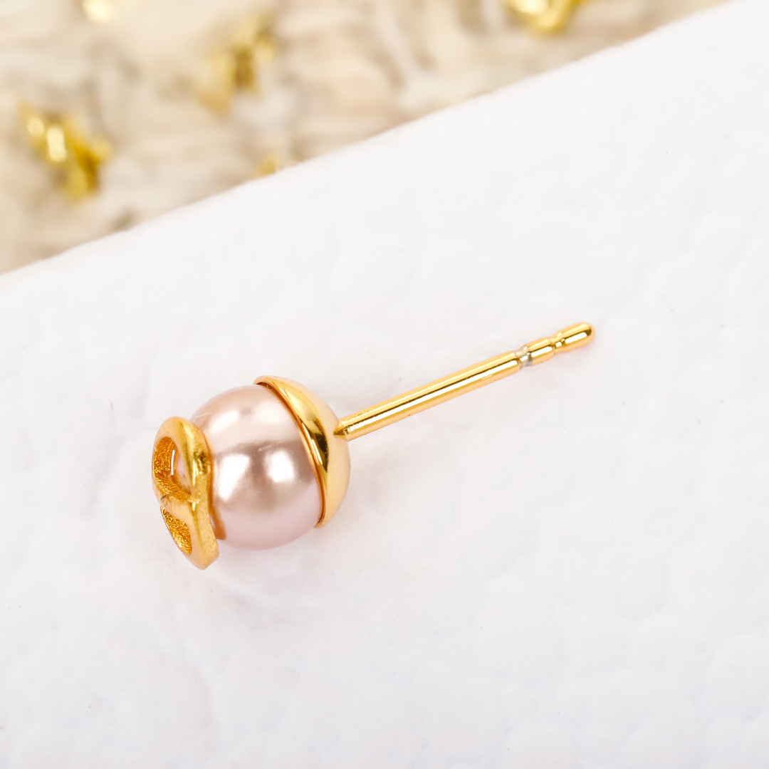 Dior 25 five-pointed star size pearl earrings