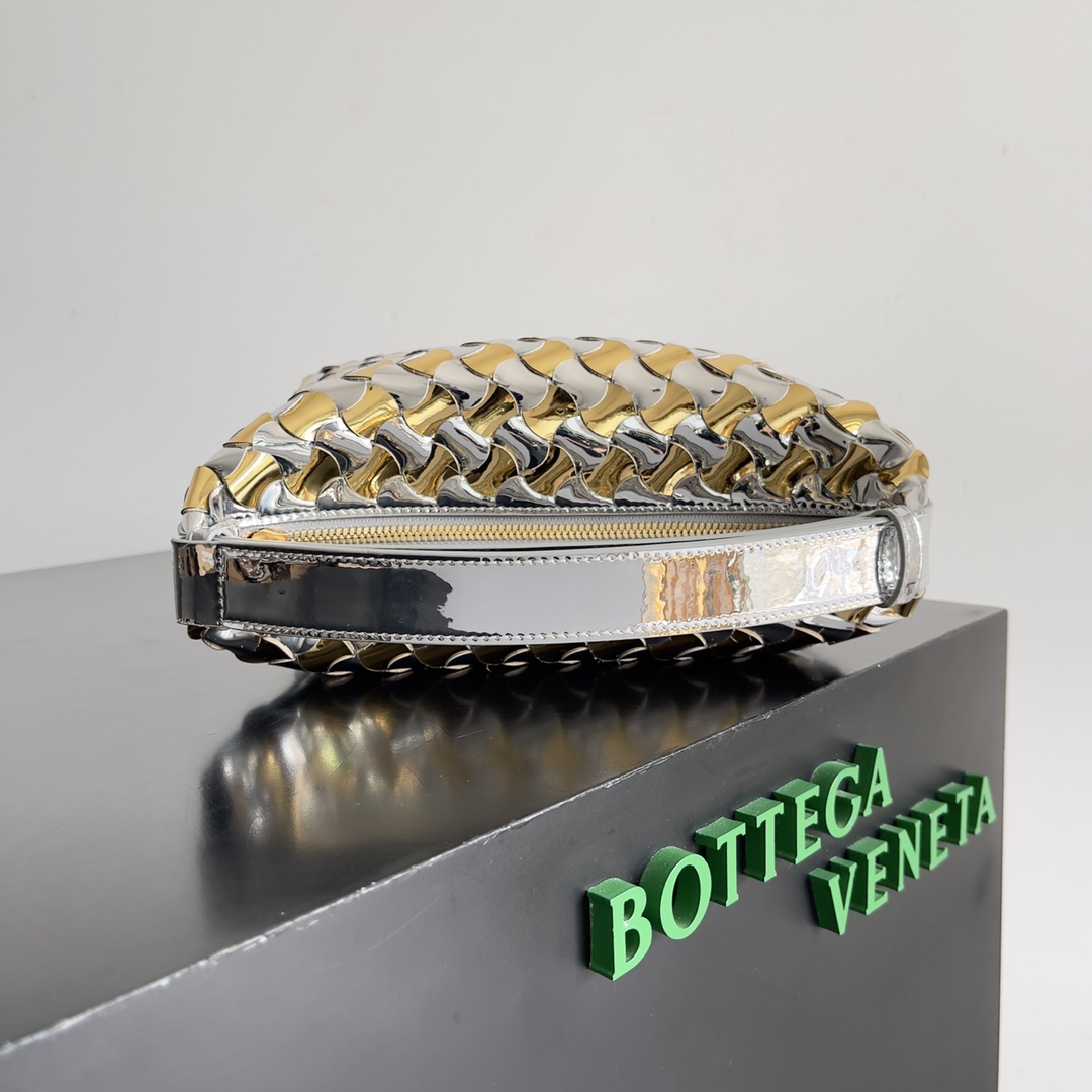 Bottega Veneta Year of the Snake Limited Edition Wallace Handbag 754443