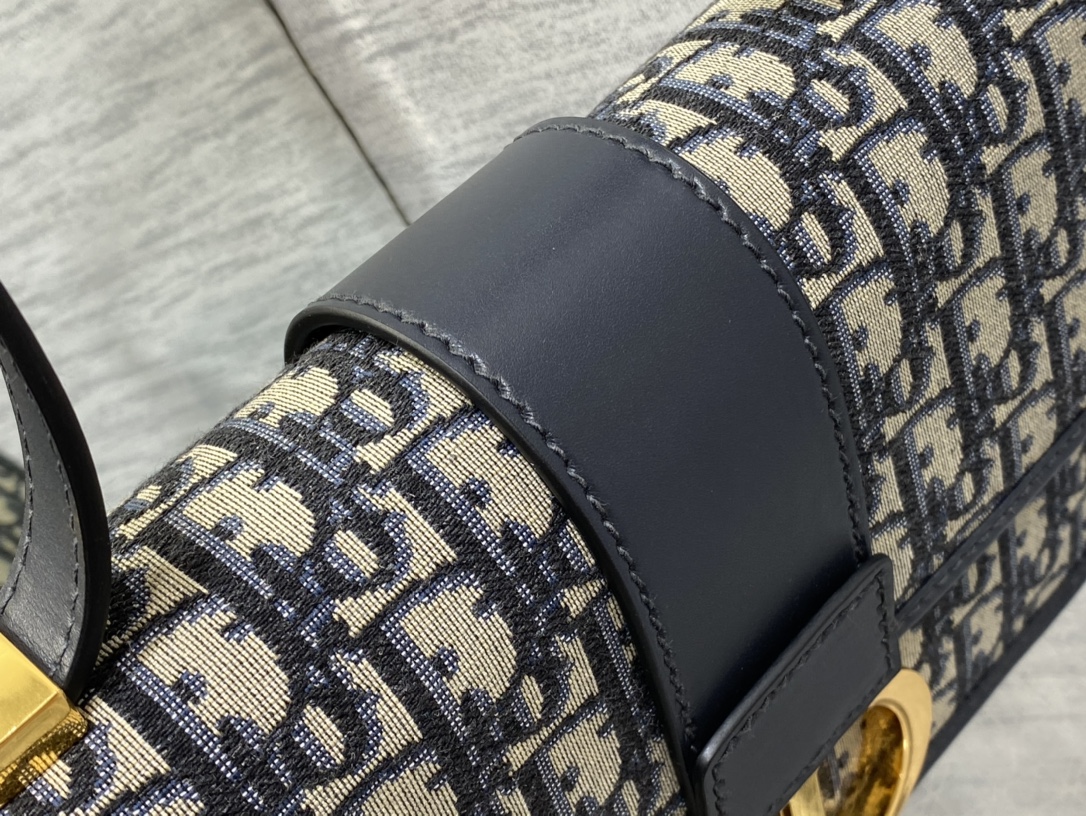 Dior Montaigne 30 monogram chain bag