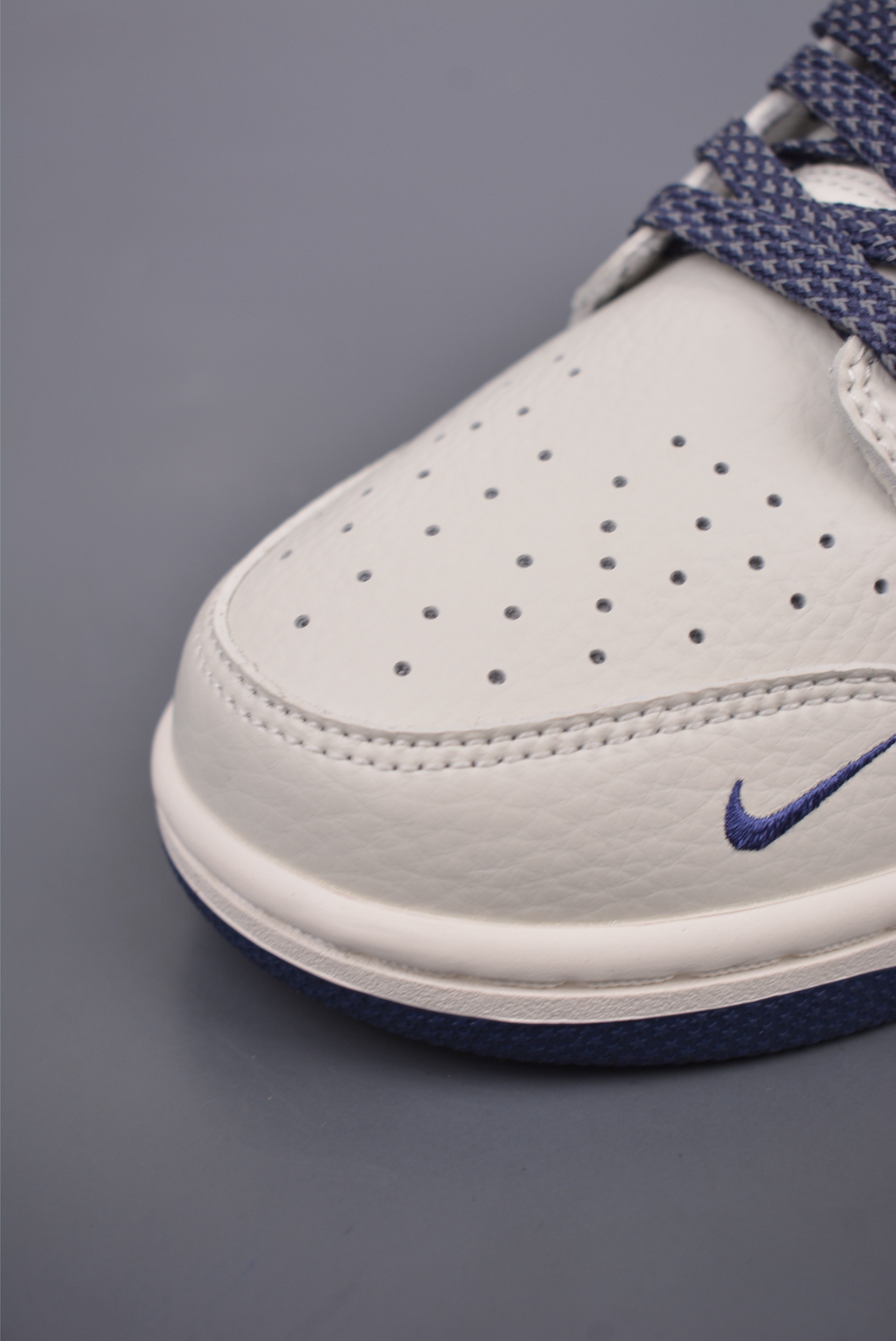 Fragment Design x Nike SB Dunk Low White Blue RC3085-891