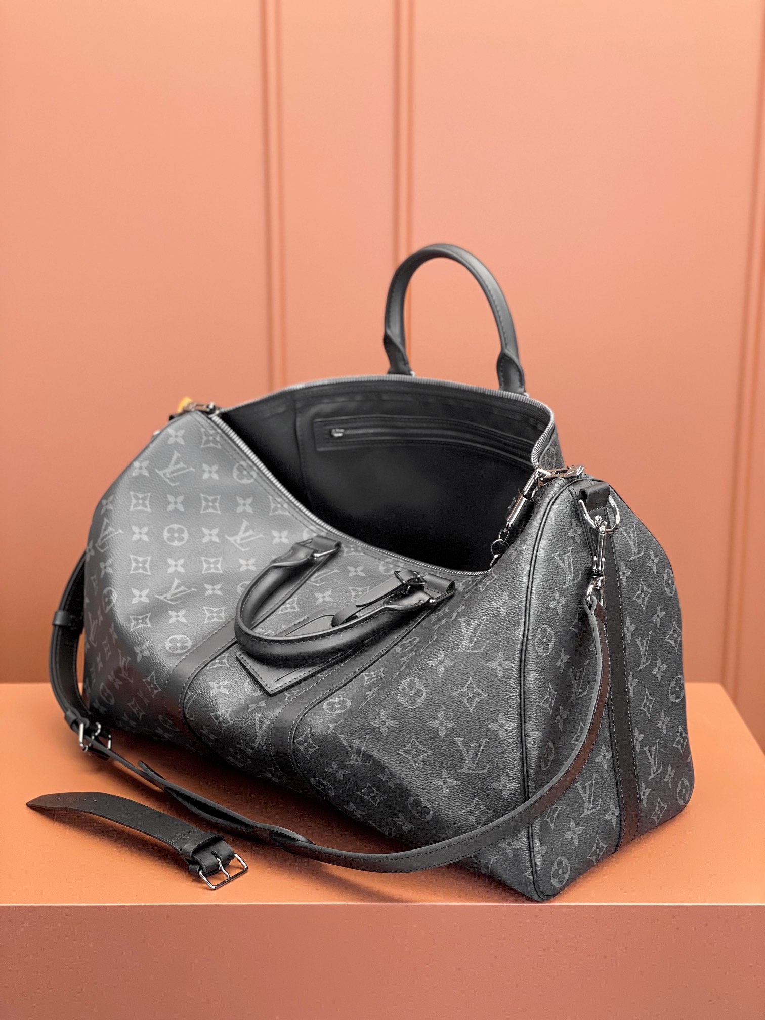 Louis Vuitton KEEPALL BANDOULIÈRE 45 Travel Bag M40569