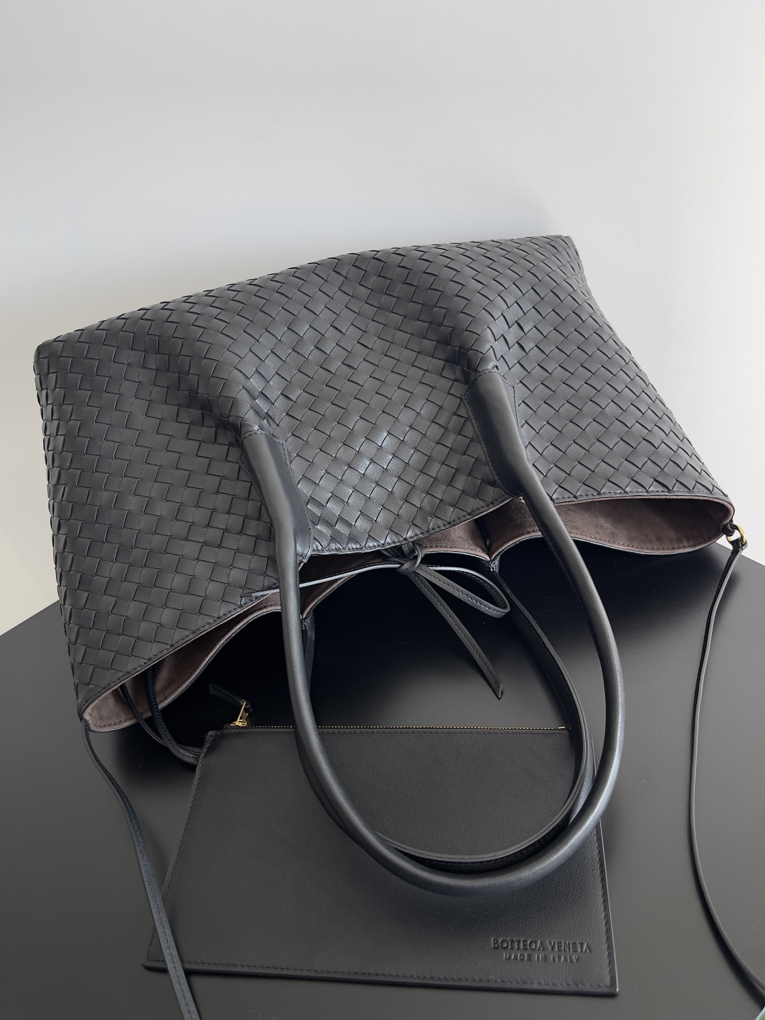 BOTTEGA VENETA 2025 PINACOTECA bag 817166